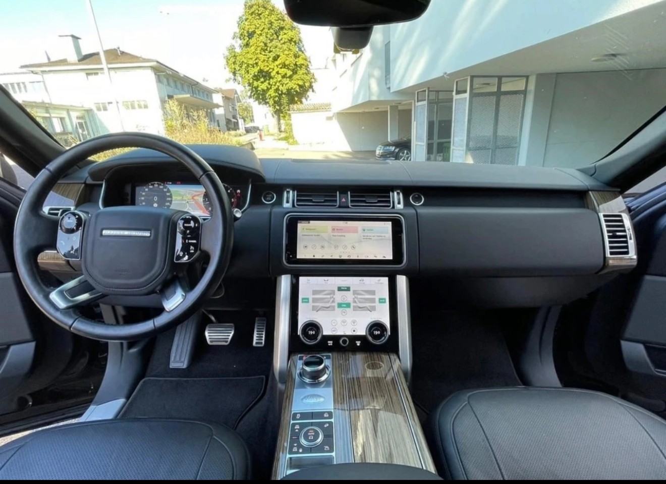 LAND ROVER RANGE ROVER Facelift 3.0 TDV6 Vogue 5-Sitzer Automatic All Black CH-Auto nur Land-Rover Service-image-10
