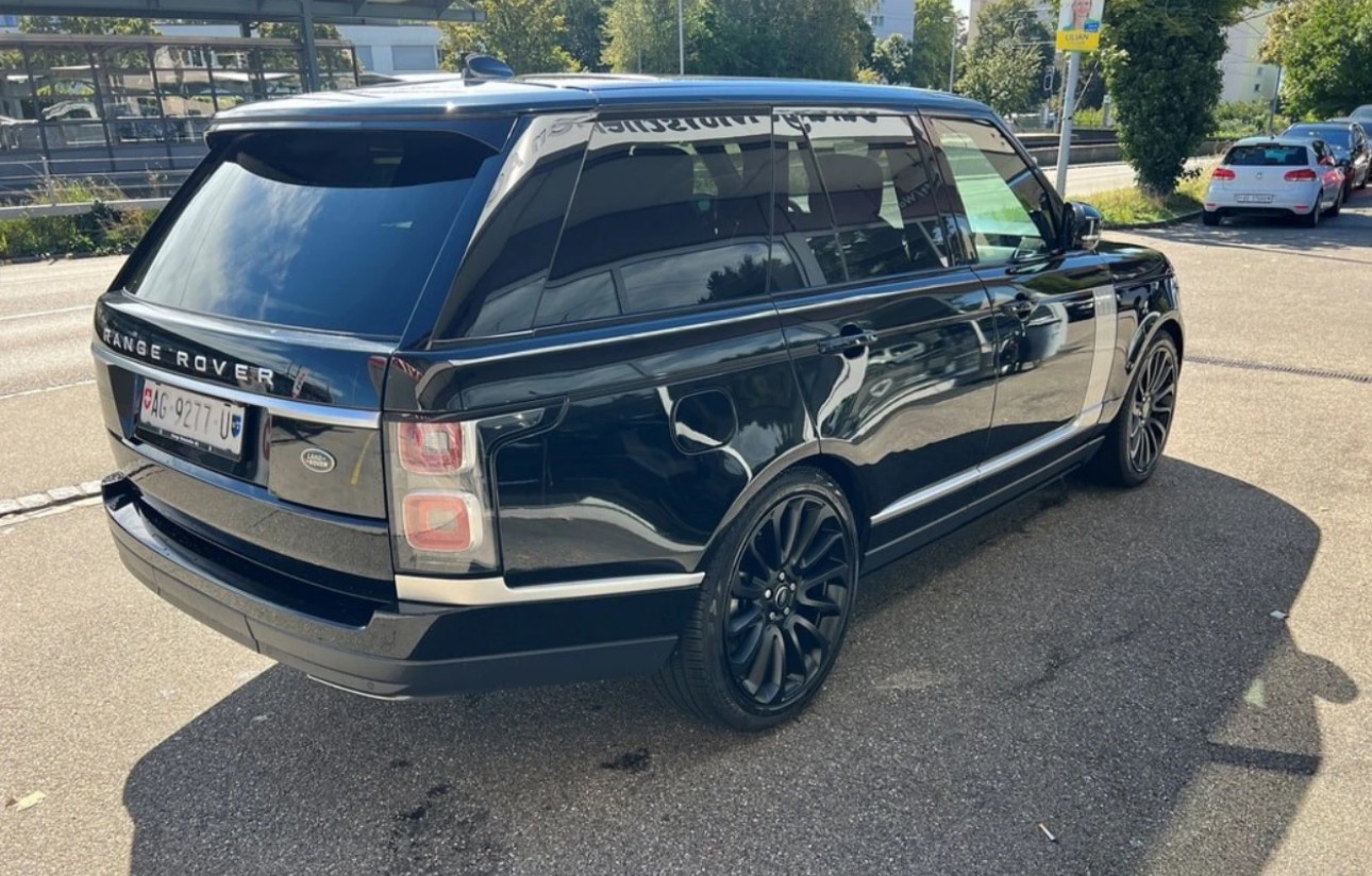 LAND ROVER RANGE ROVER Facelift 3.0 TDV6 Vogue 5-Sitzer Automatic All Black CH-Auto nur Land-Rover Service-image-4