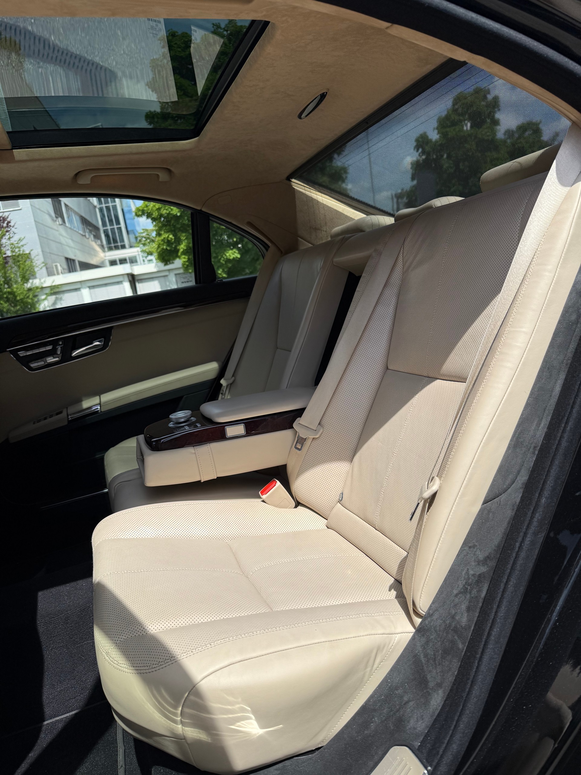 MERCEDES-BENZ S 500 4Matic 7G-Tronic-image-11