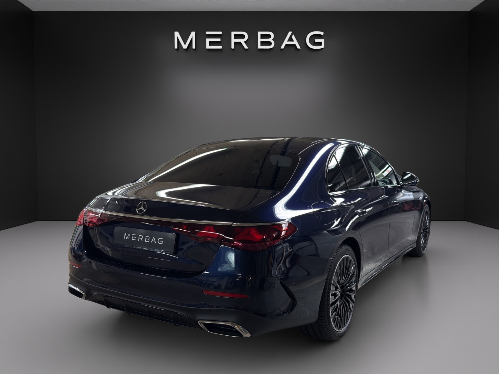 MERCEDES-BENZ E 220 d 4Matic 9G-Tronic-image-4