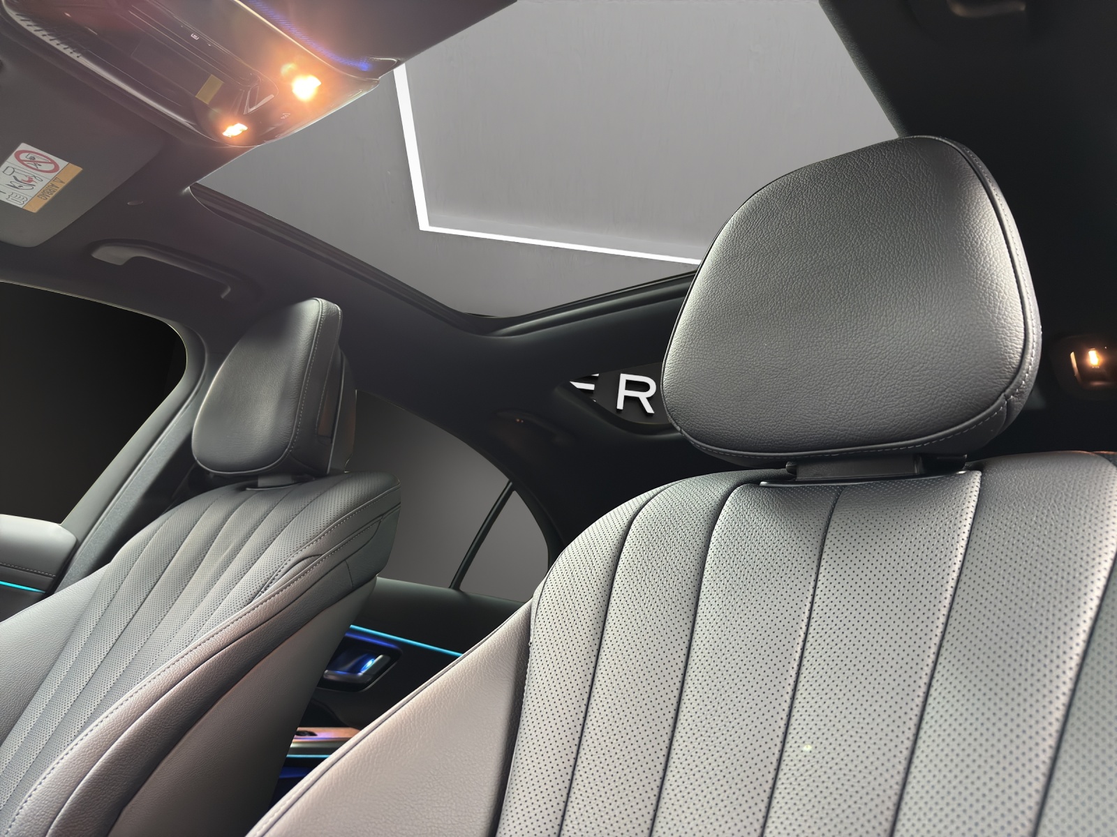 MERCEDES-BENZ E 220 d 4Matic 9G-Tronic-image-13
