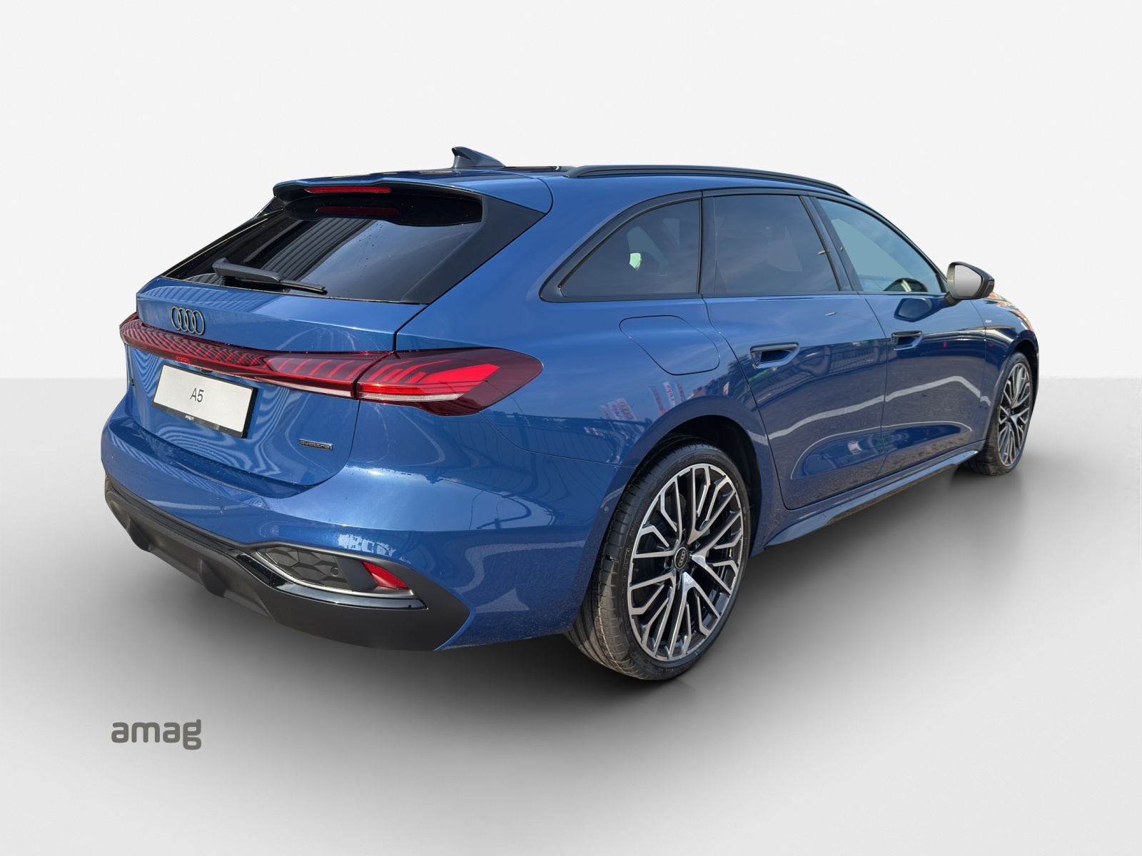AUDI A5 Avant TDI quattro 150 kW Attraction S tronic-image-4