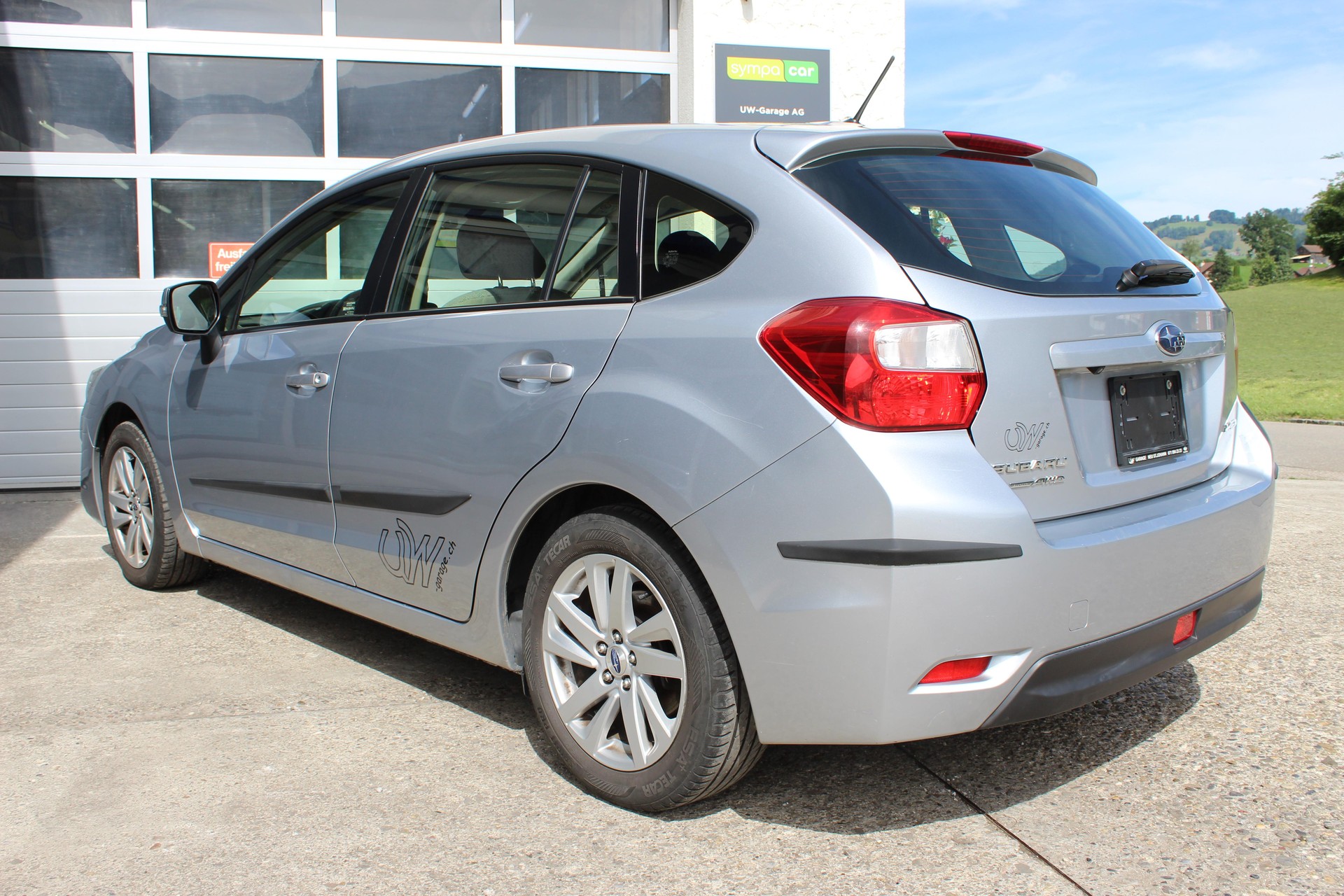 SUBARU Impreza Wagon 1.6i Swiss Two-image-4