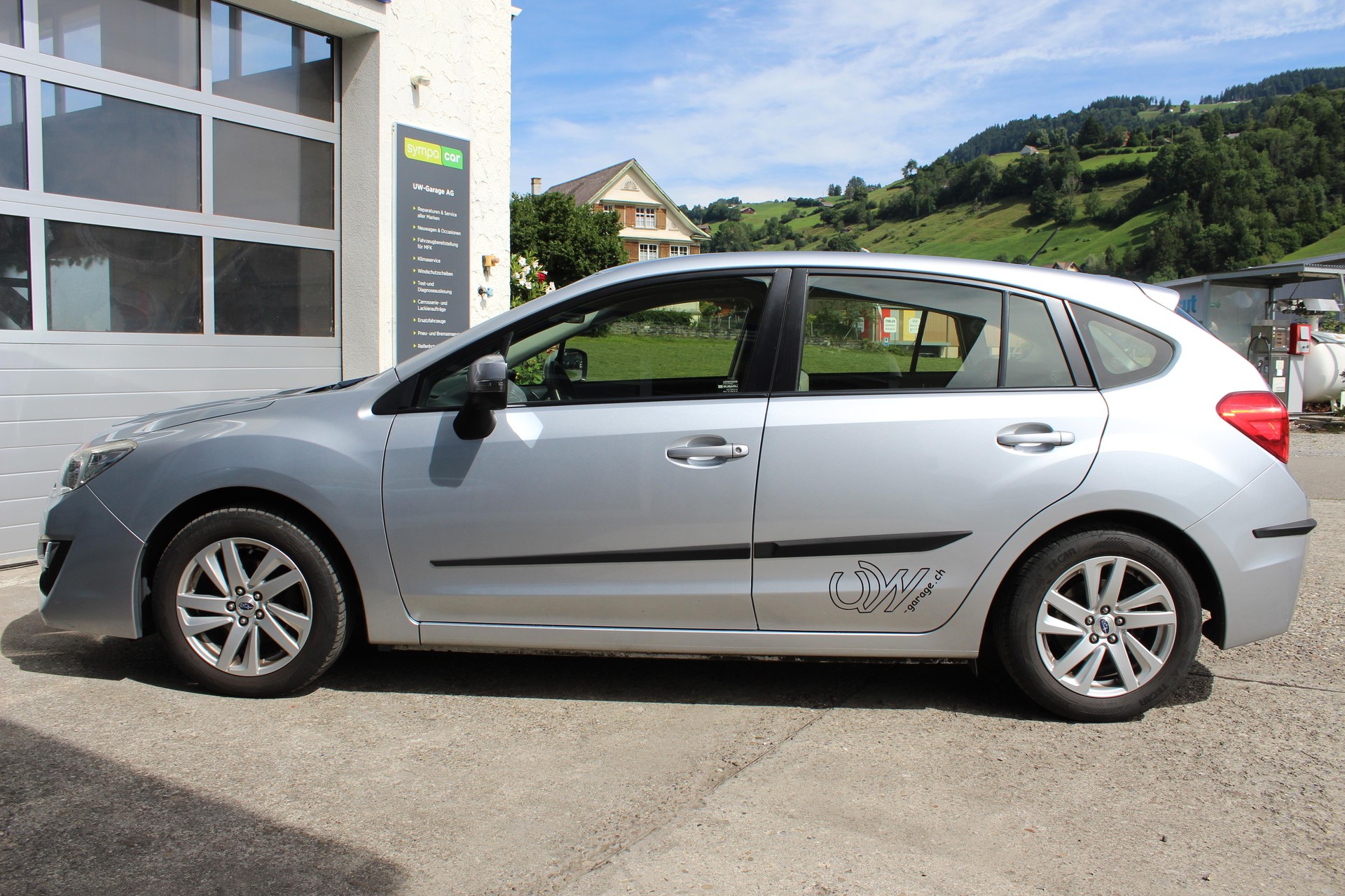 SUBARU Impreza Wagon 1.6i Swiss Two-image-6