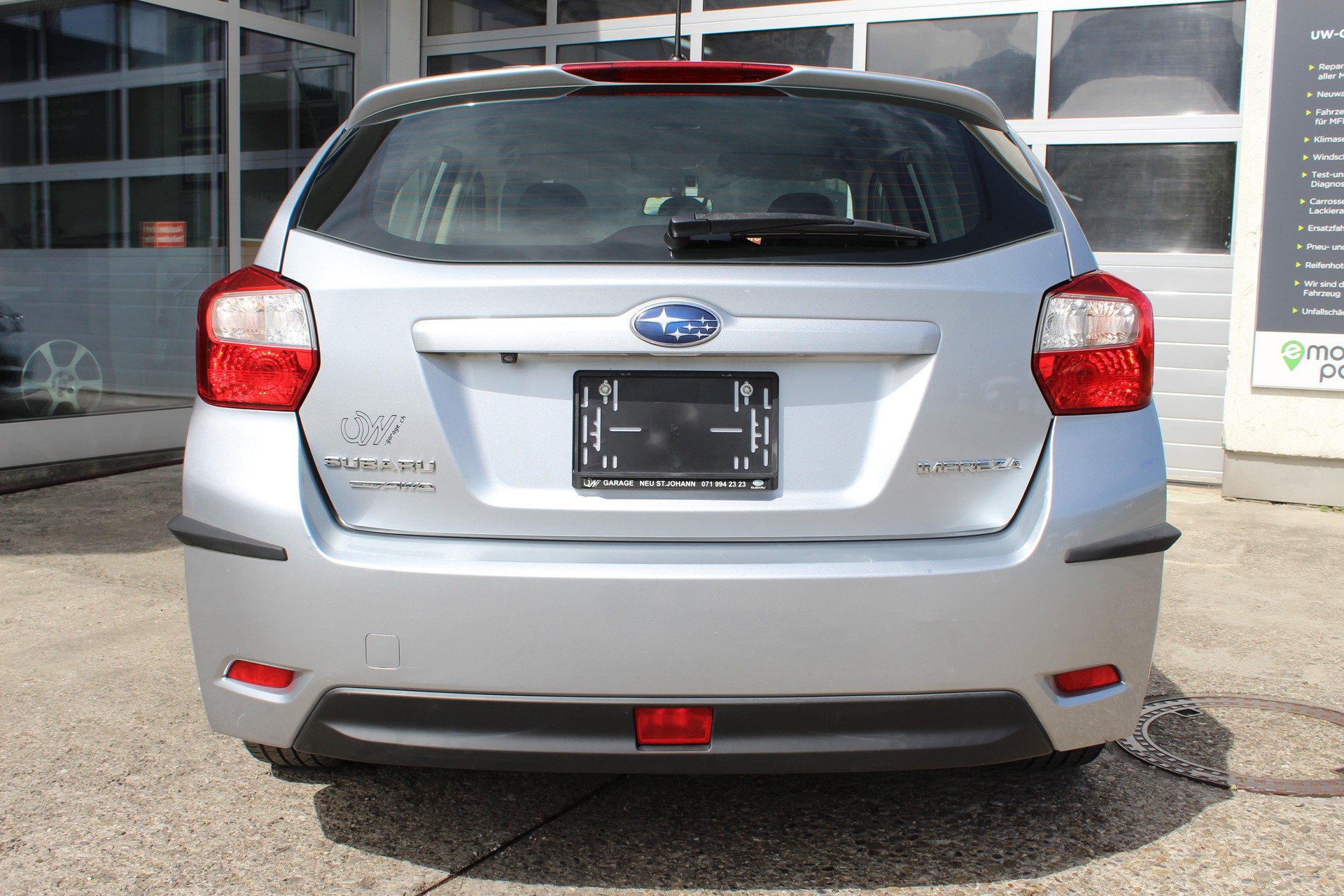 SUBARU Impreza Wagon 1.6i Swiss Two-image-5