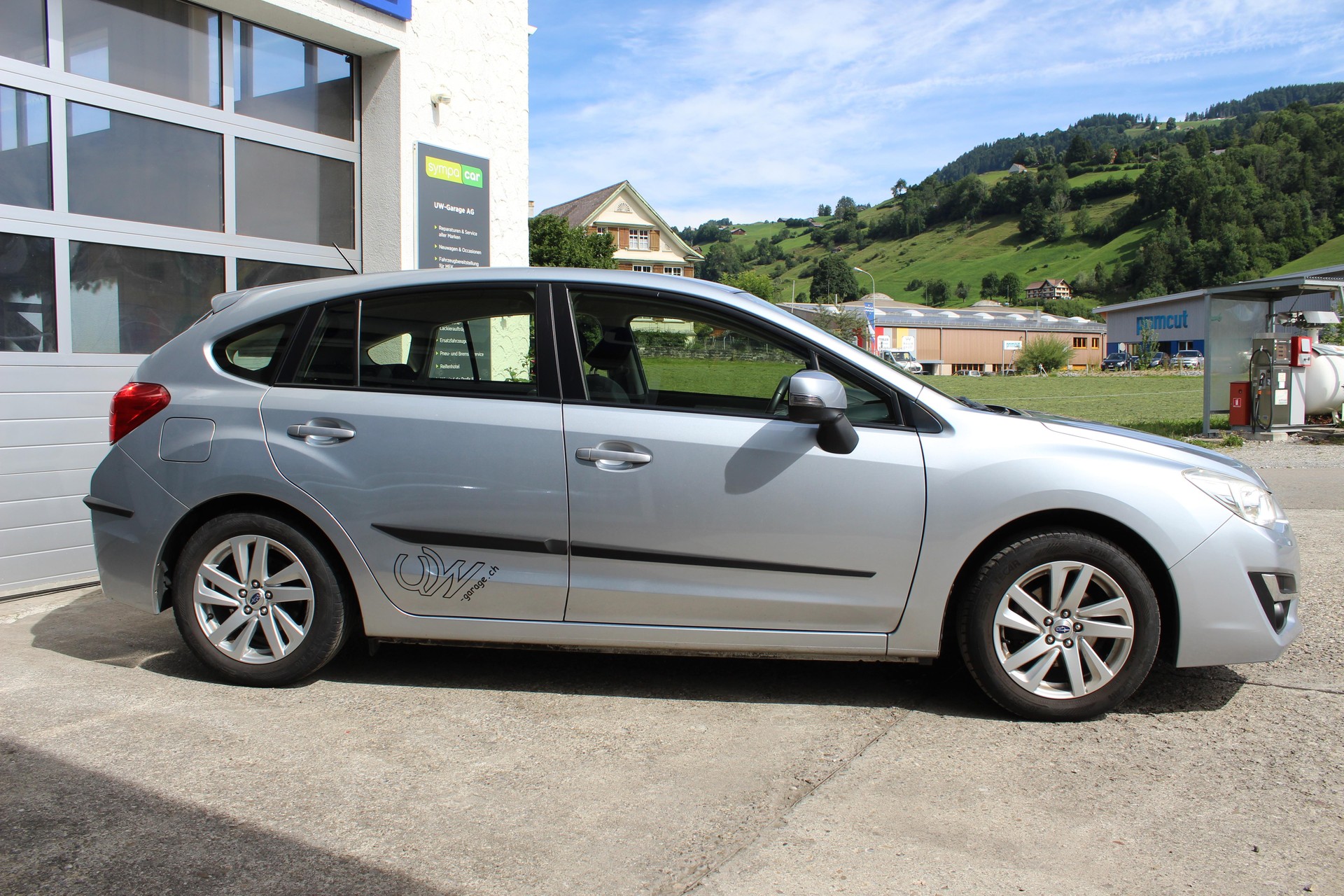 SUBARU Impreza Wagon 1.6i Swiss Two-image-3