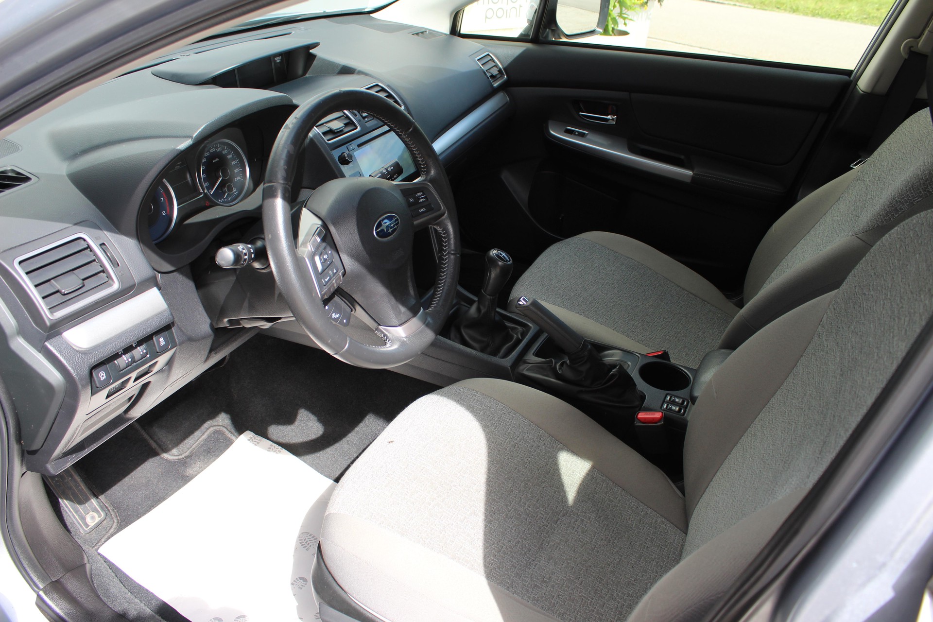 SUBARU Impreza Wagon 1.6i Swiss Two-image-9