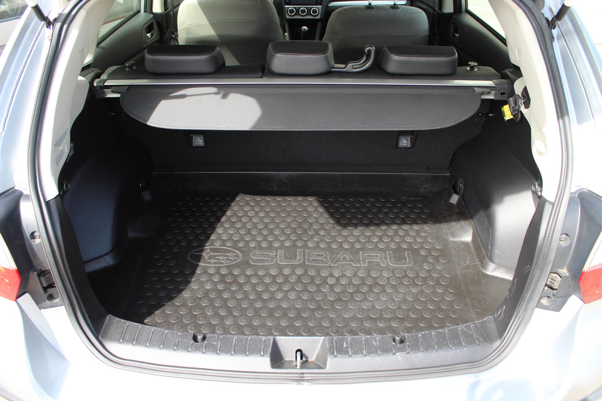 SUBARU Impreza Wagon 1.6i Swiss Two-image-7