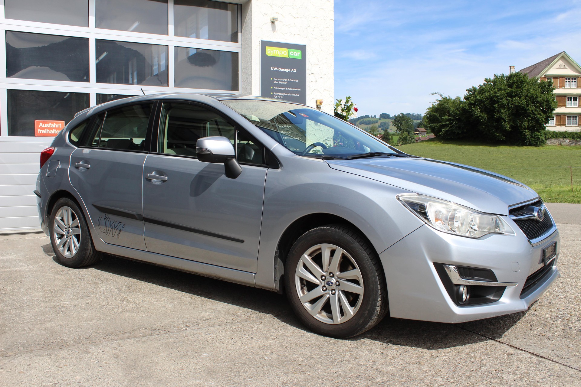 SUBARU Impreza Wagon 1.6i Swiss Two-image-2