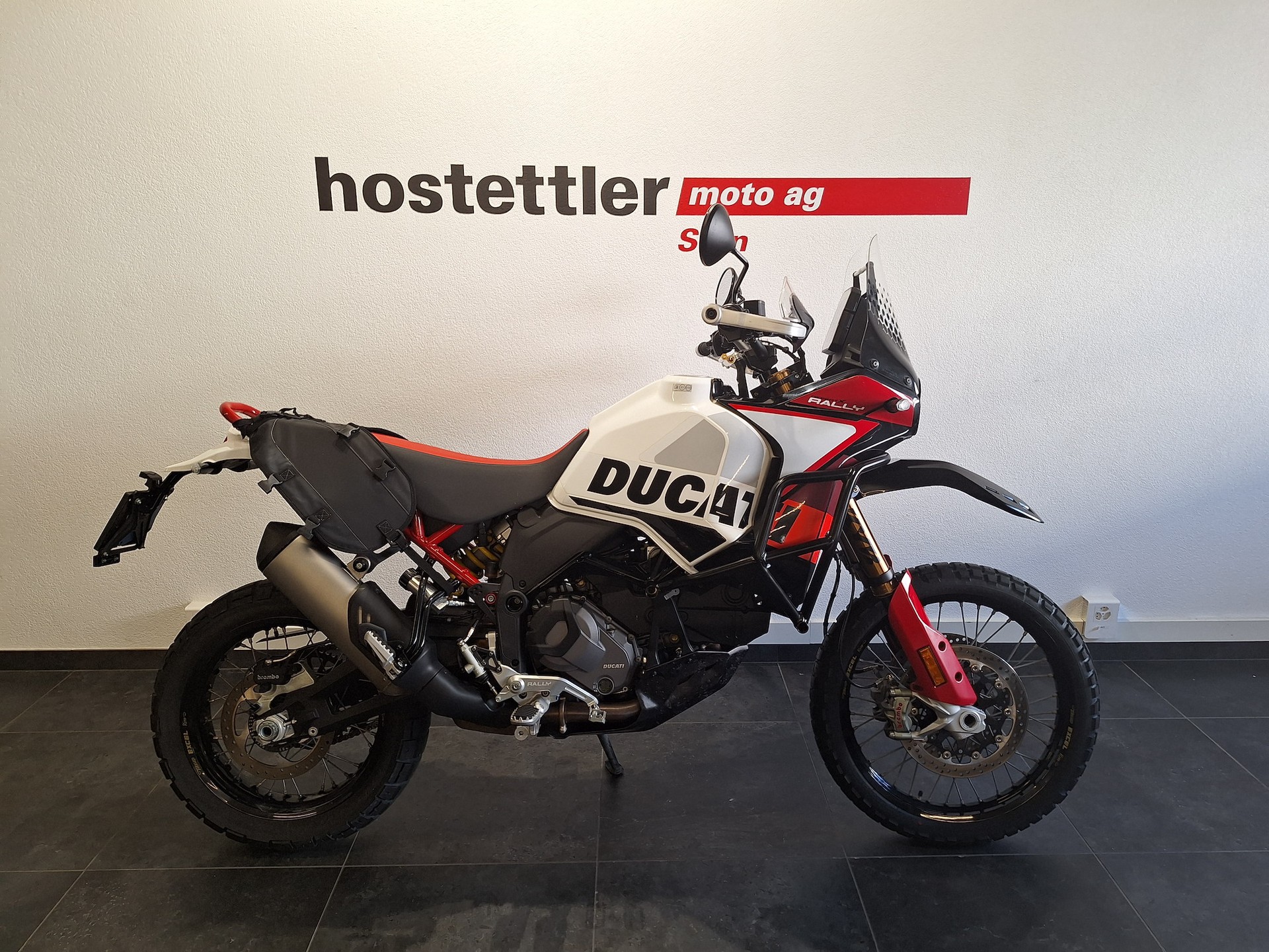DUCATI Desert X Rally-showroom-element-3