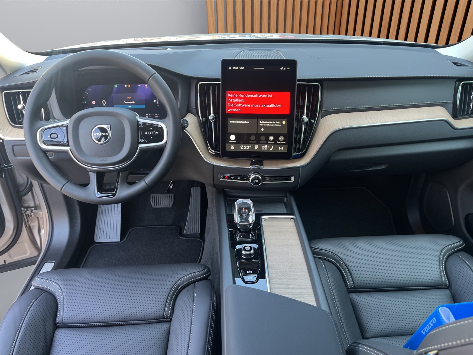 VOLVO XC60 2.0 T6 TE Ultra Dark eAWD-image-11