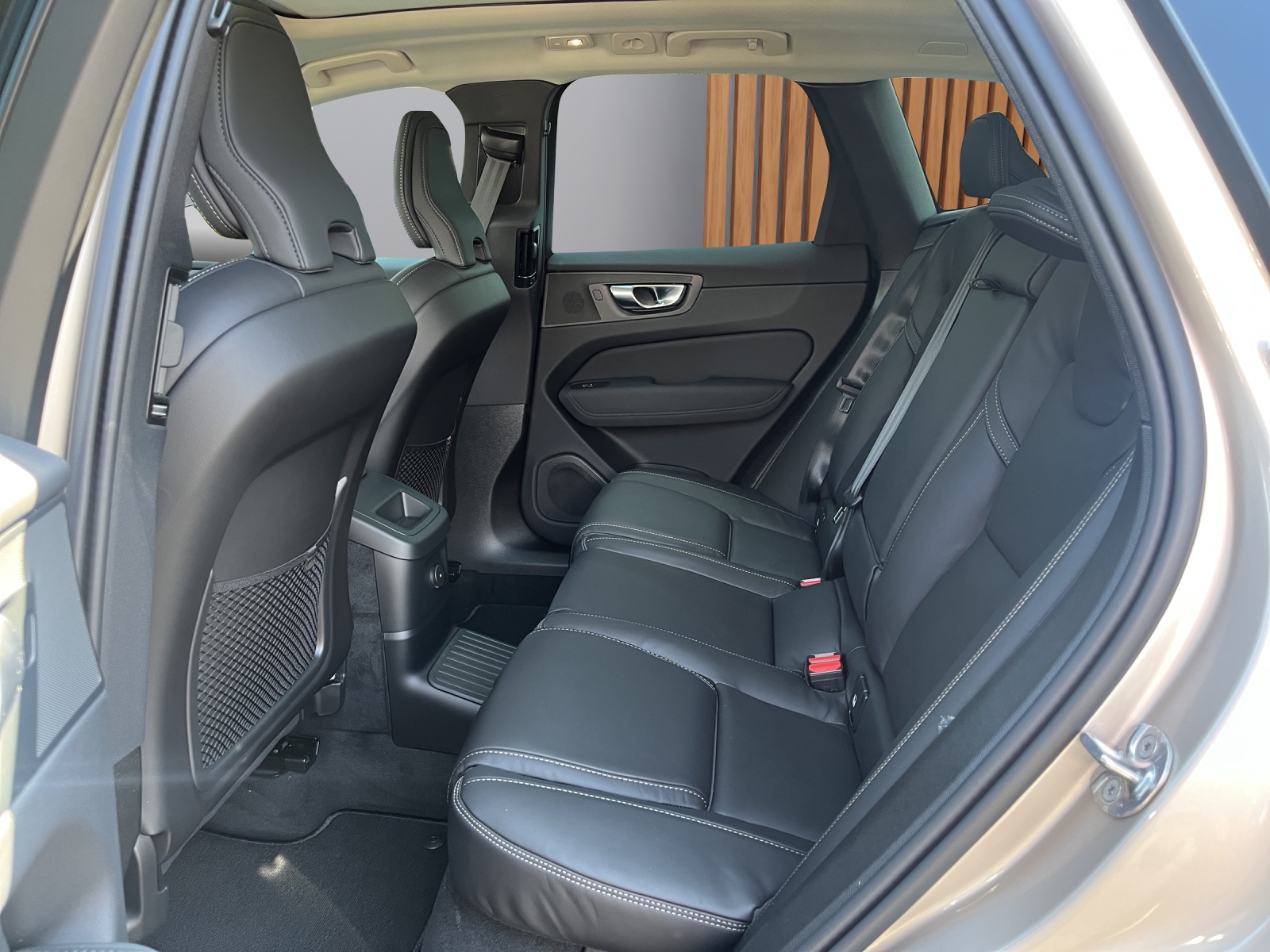 VOLVO XC60 2.0 T6 TE Ultra Dark eAWD-image-9