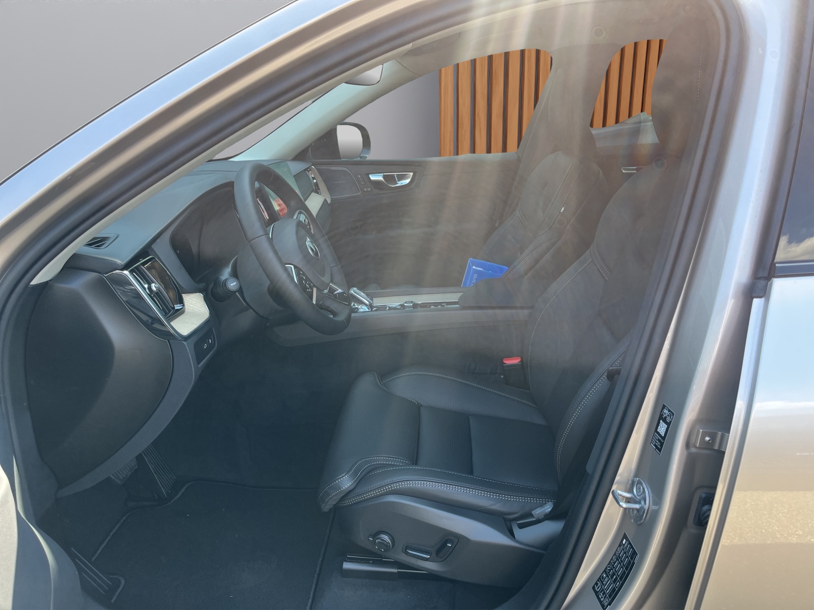 VOLVO XC60 2.0 T6 TE Ultra Dark eAWD-image-8