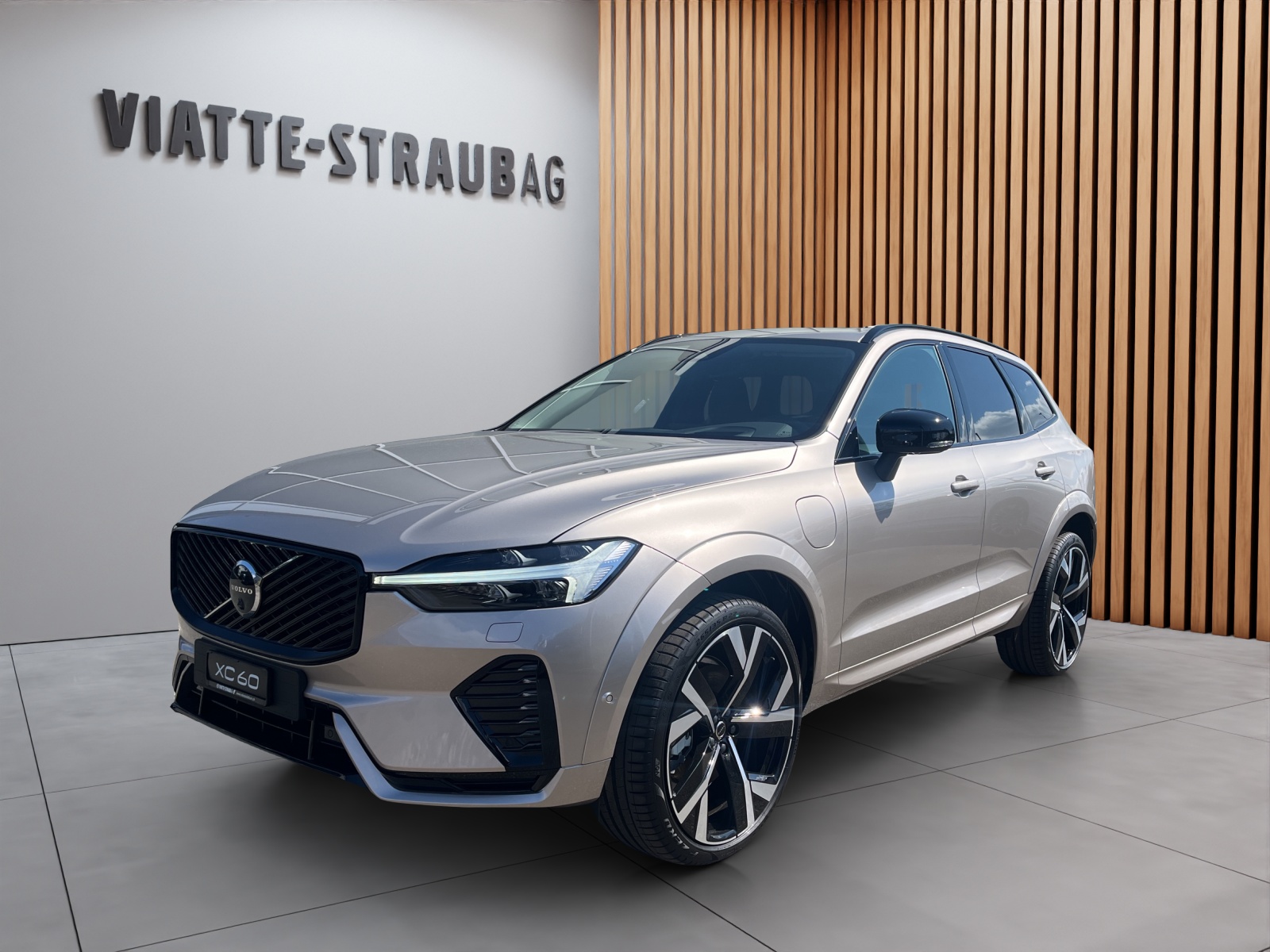 VOLVO XC60 2.0 T6 TE Ultra Dark eAWD-image-0