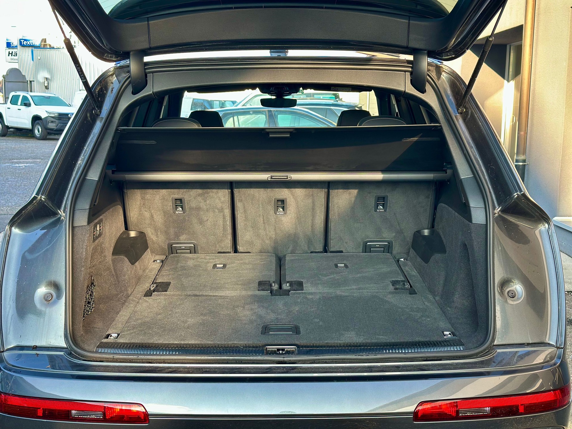 AUDI Q7 50 TDI quattro S Line tiptronic-image-9