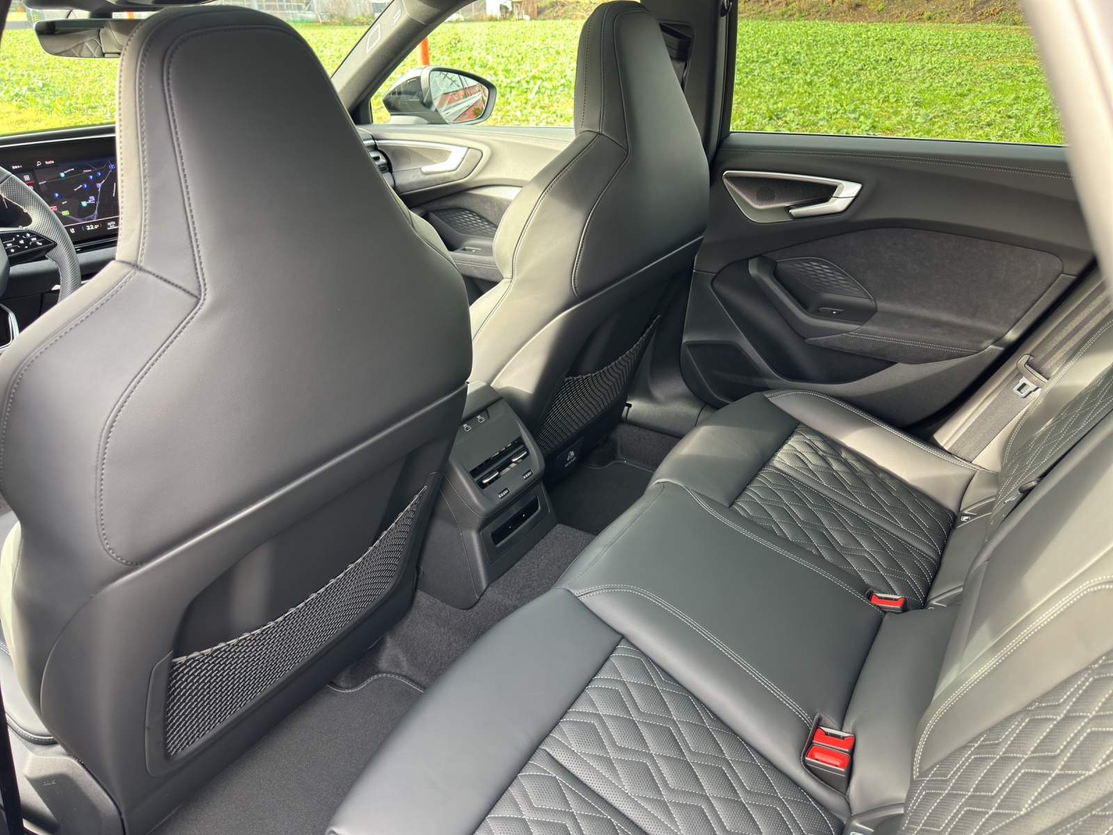 AUDI A5 Avant TDI quattro 150 kW Attraction S tronic-image-18
