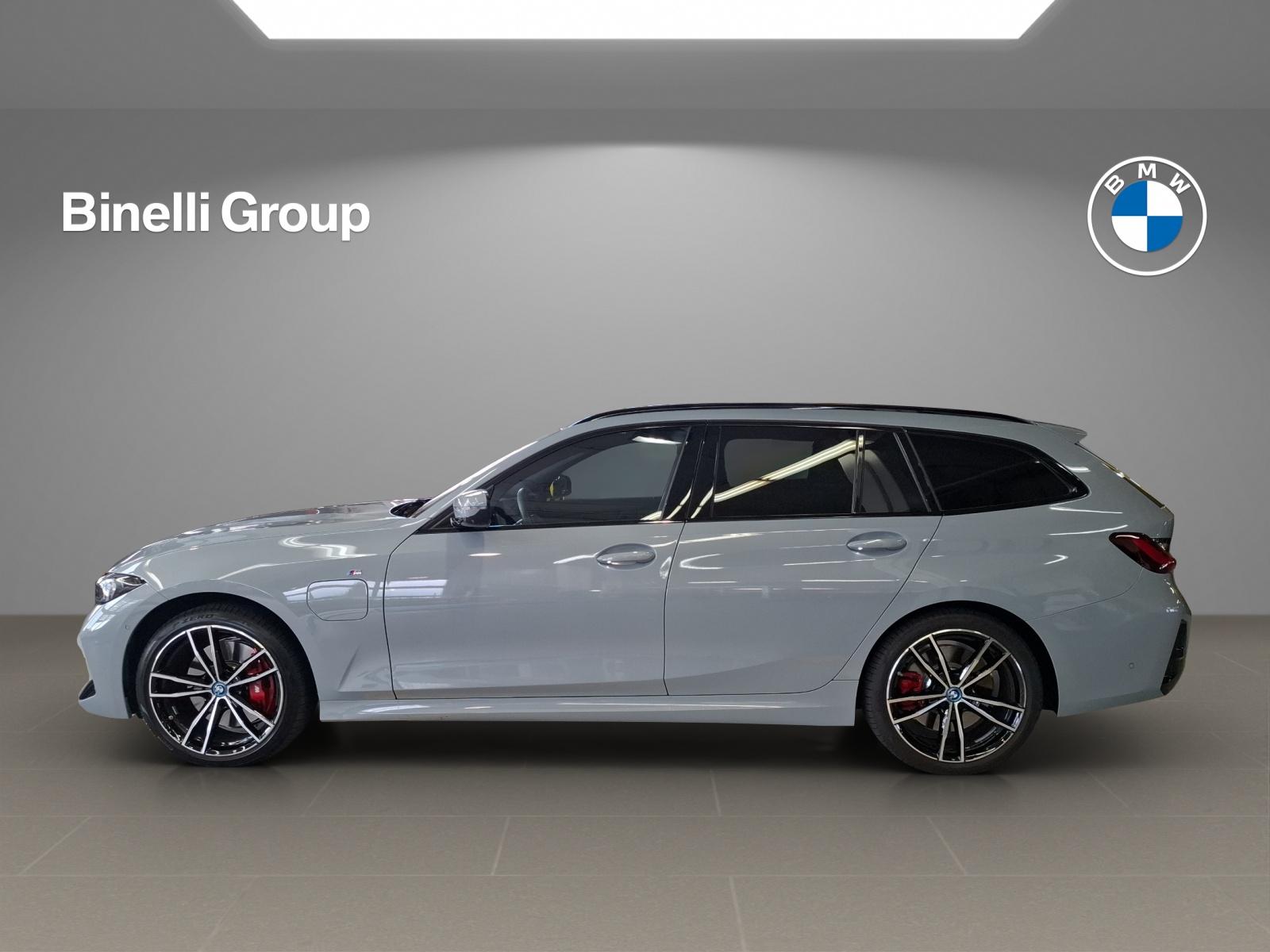 BMW 330e xDrive SAG Touring-image-11
