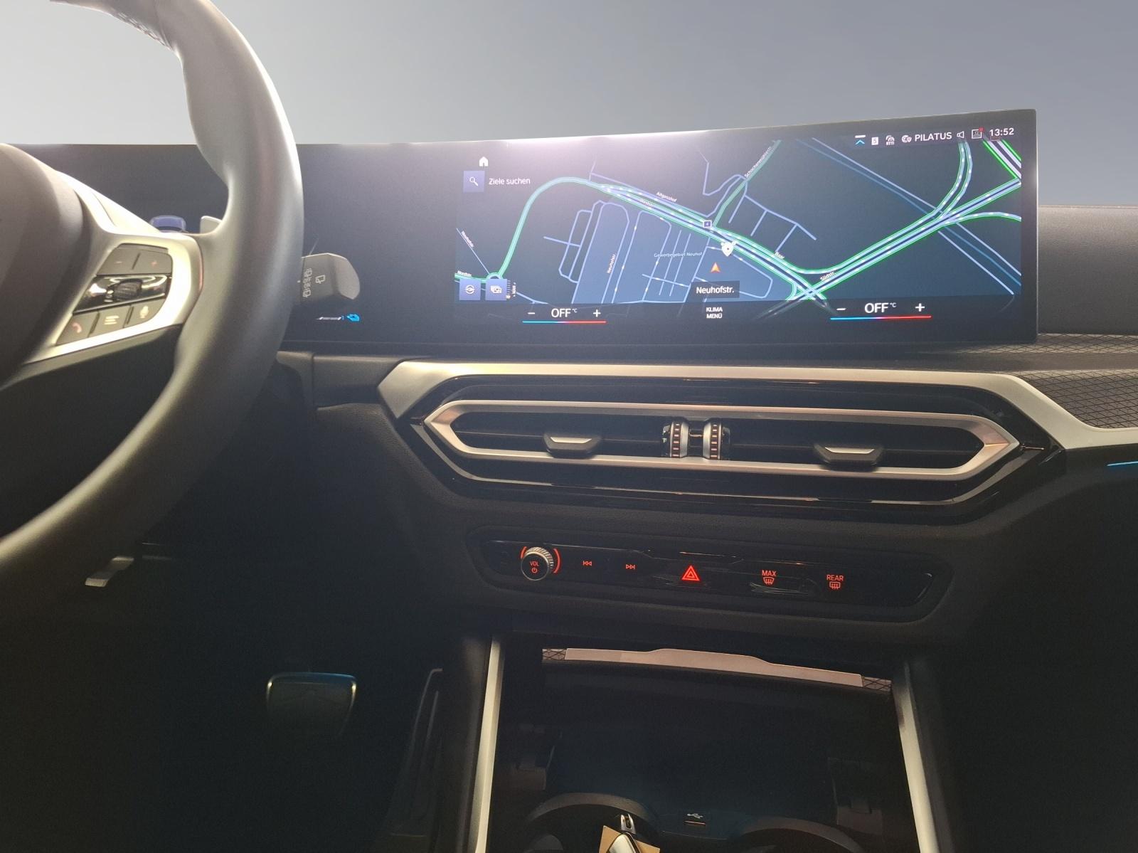 BMW 330e xDrive SAG Touring-image-9