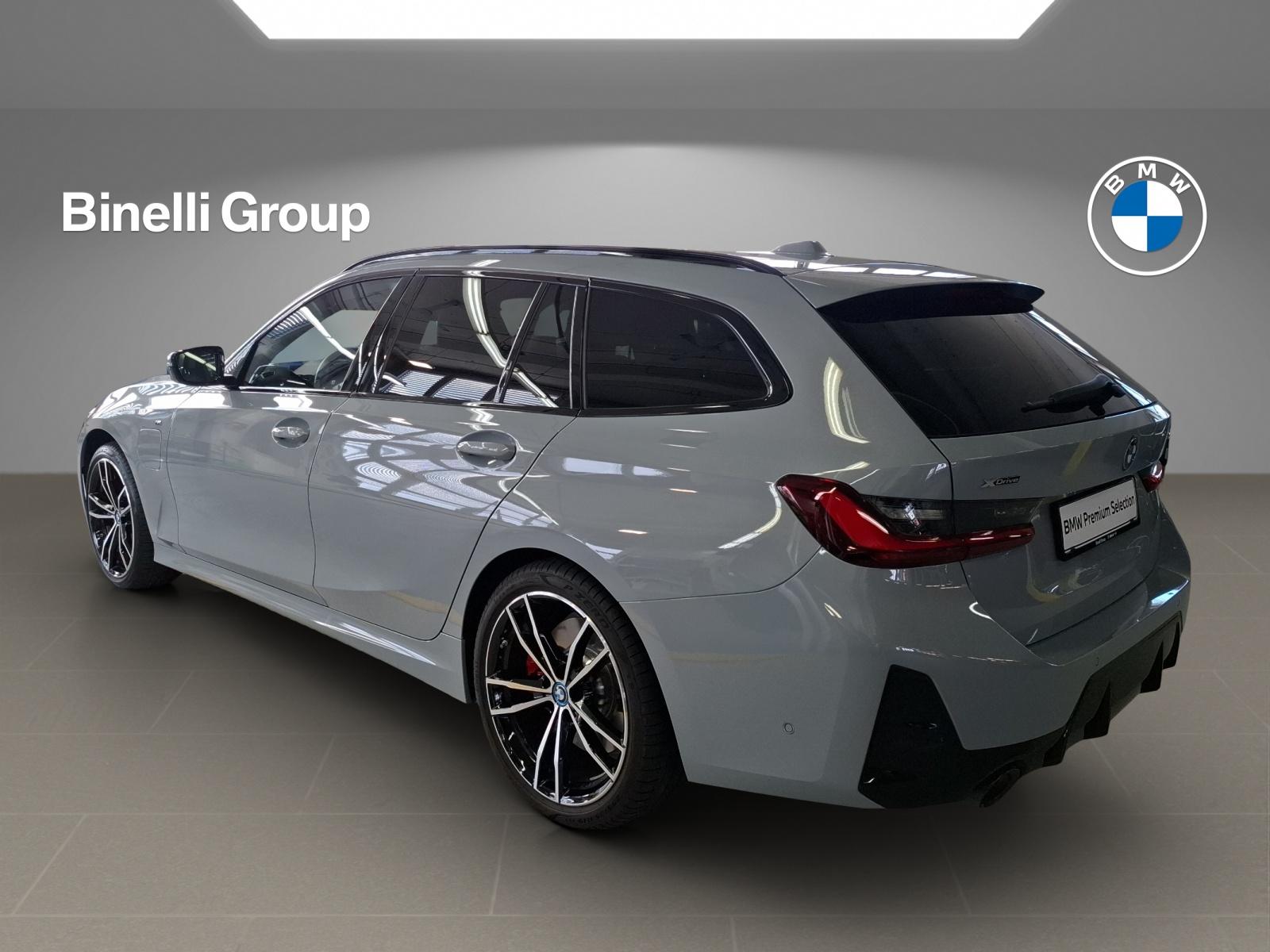BMW 330e xDrive SAG Touring-image-12