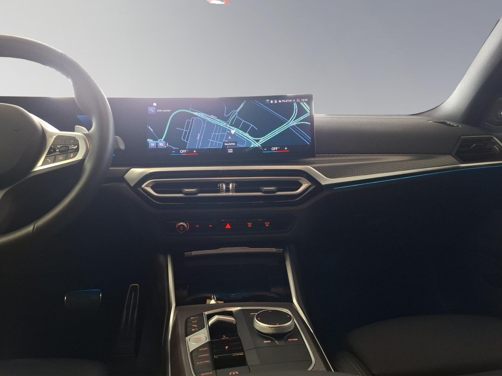BMW 330e xDrive SAG Touring-image-10