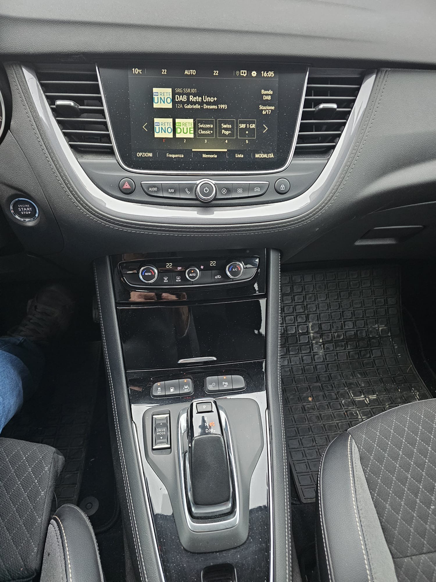 OPEL Grandland X 1.6 Hybrid4 Excellence Automatik-image-7