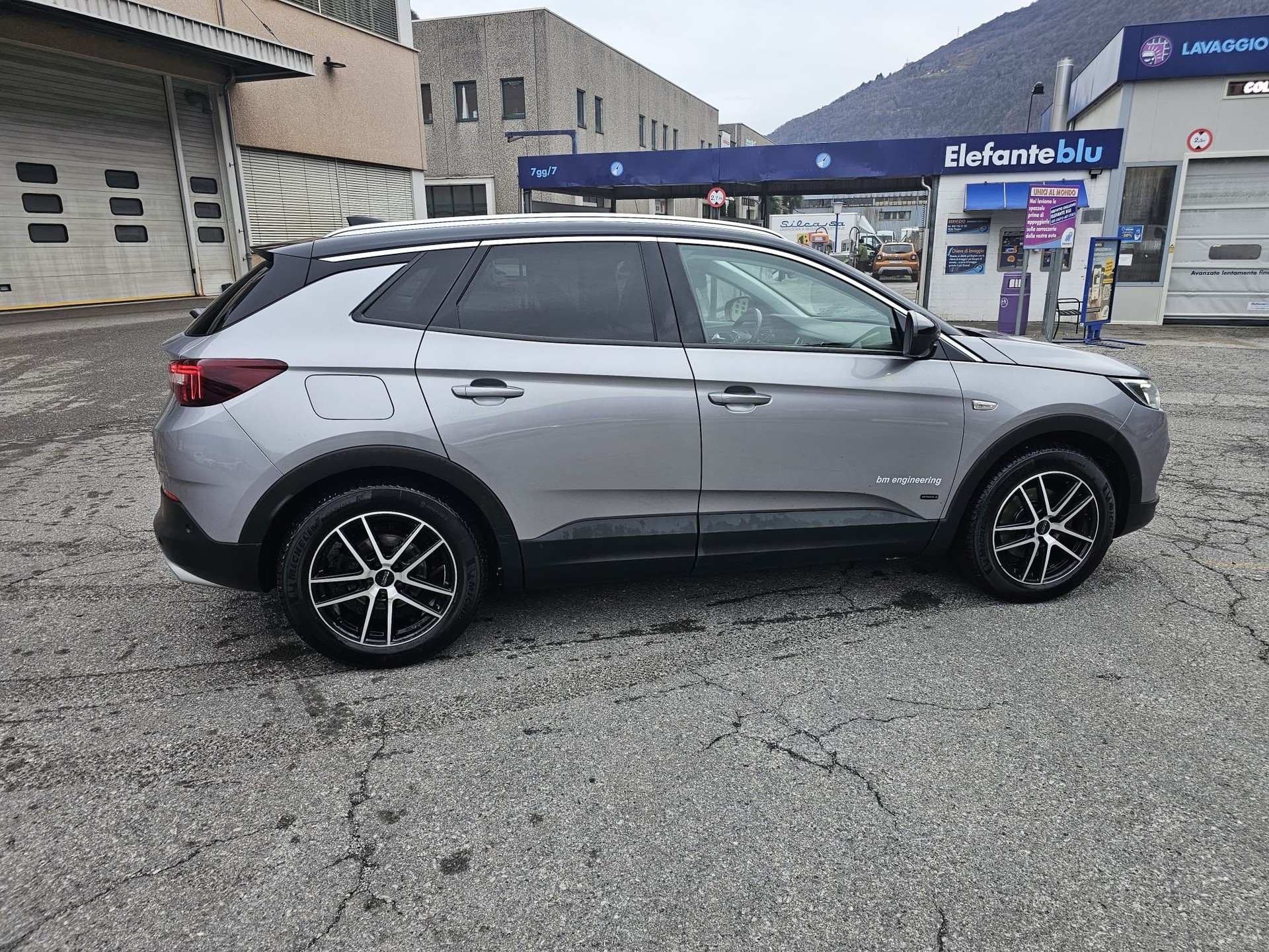 OPEL Grandland X 1.6 Hybrid4 Excellence Automatik-image-1