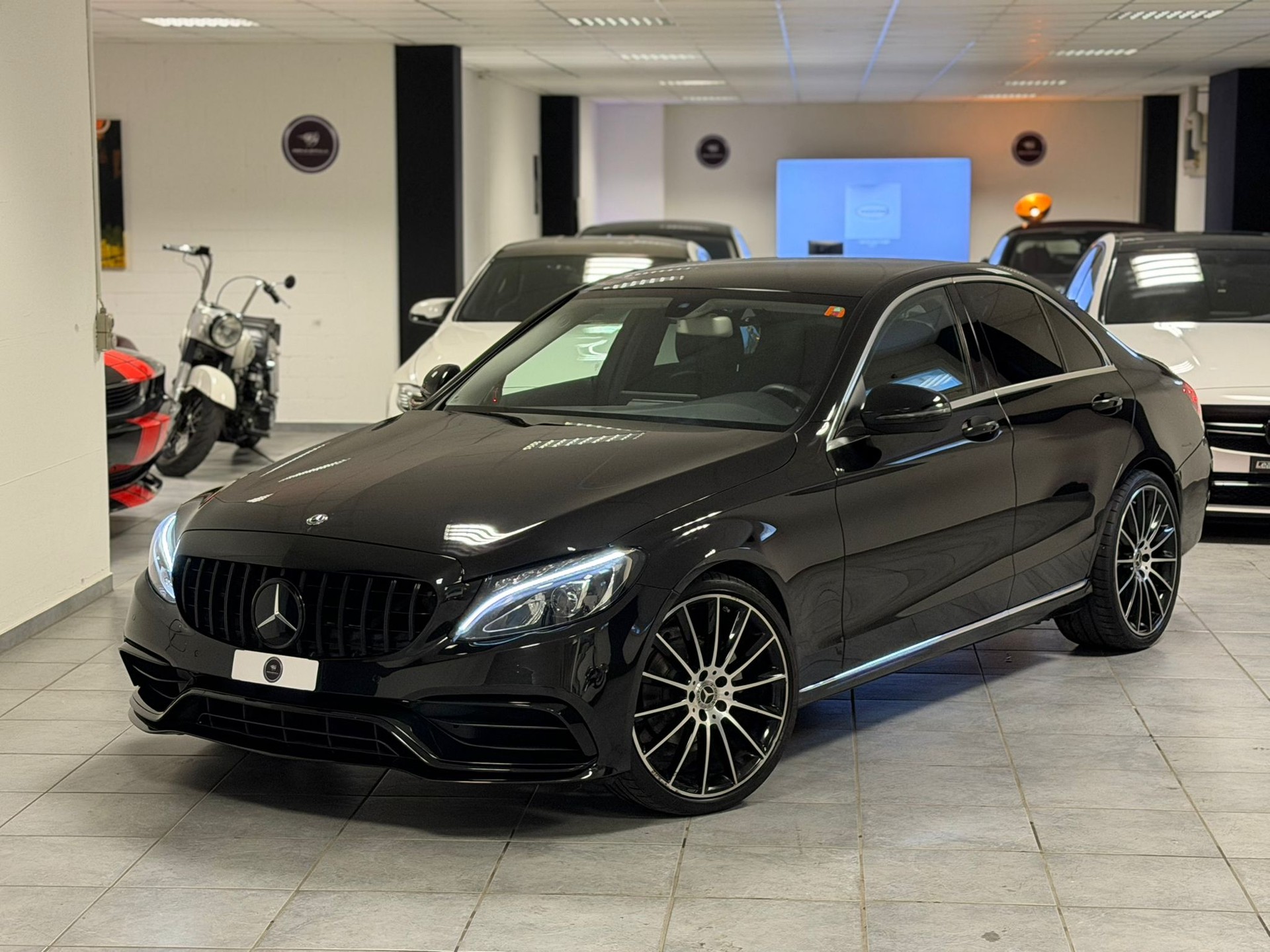 MERCEDES-BENZ C 180 Avantgarde 9G-Tronic-showroom-element-1
