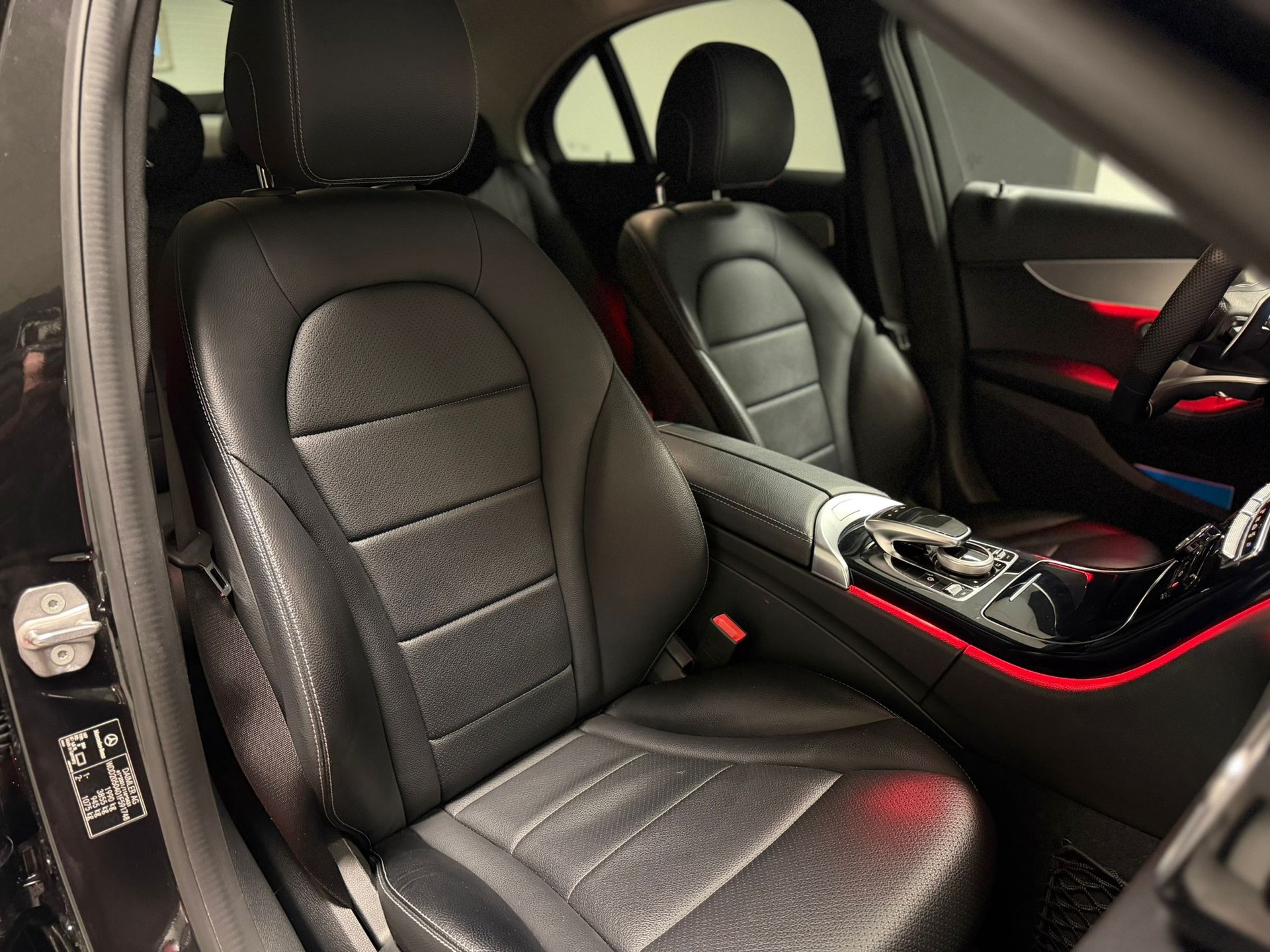 MERCEDES-BENZ C 180 Avantgarde 9G-Tronic-image-29