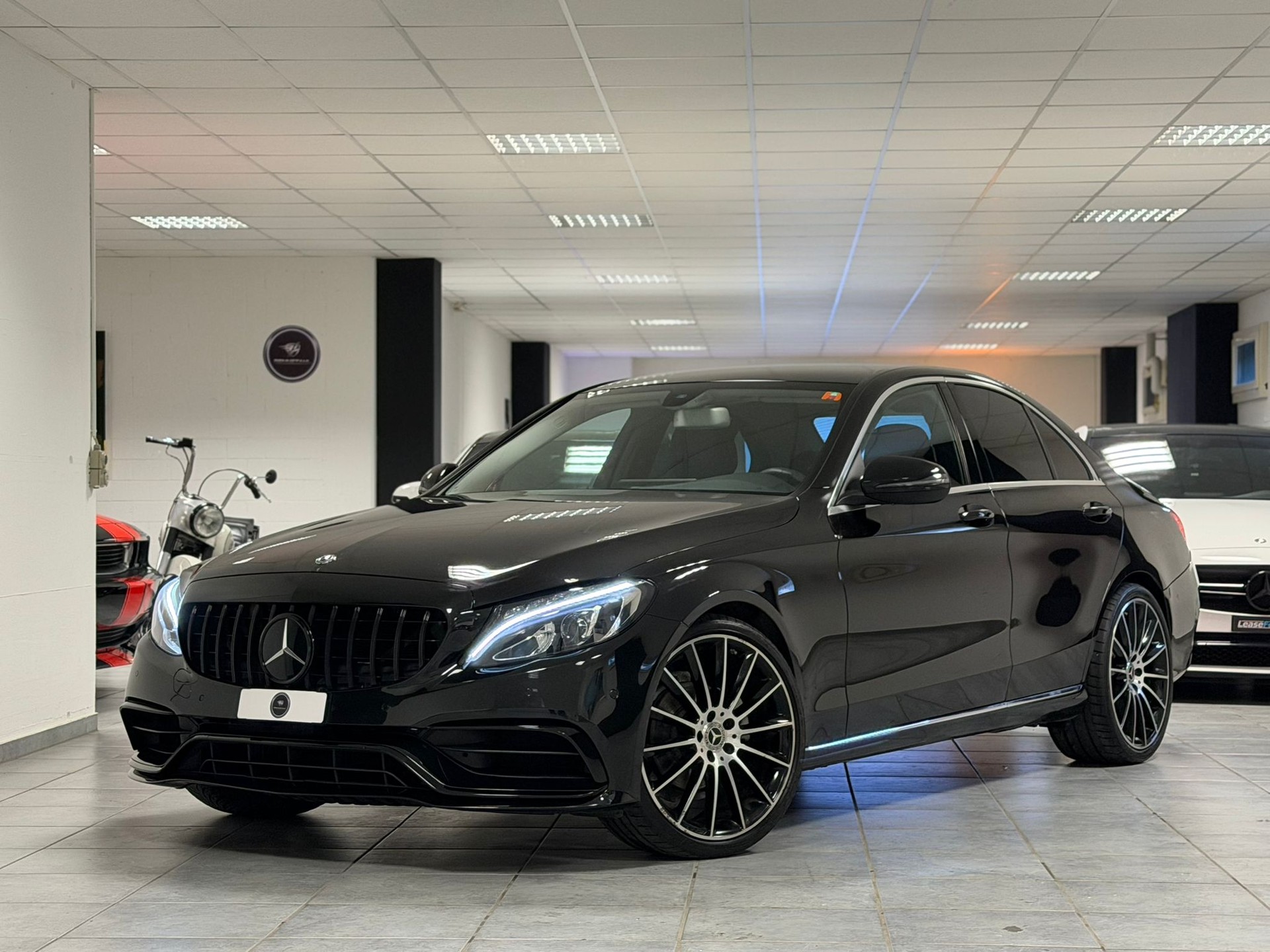 MERCEDES-BENZ C 180 Avantgarde 9G-Tronic