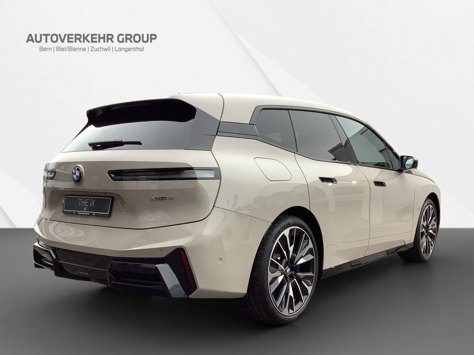 BMW iX xDrive45 M Sport Pro-image-4