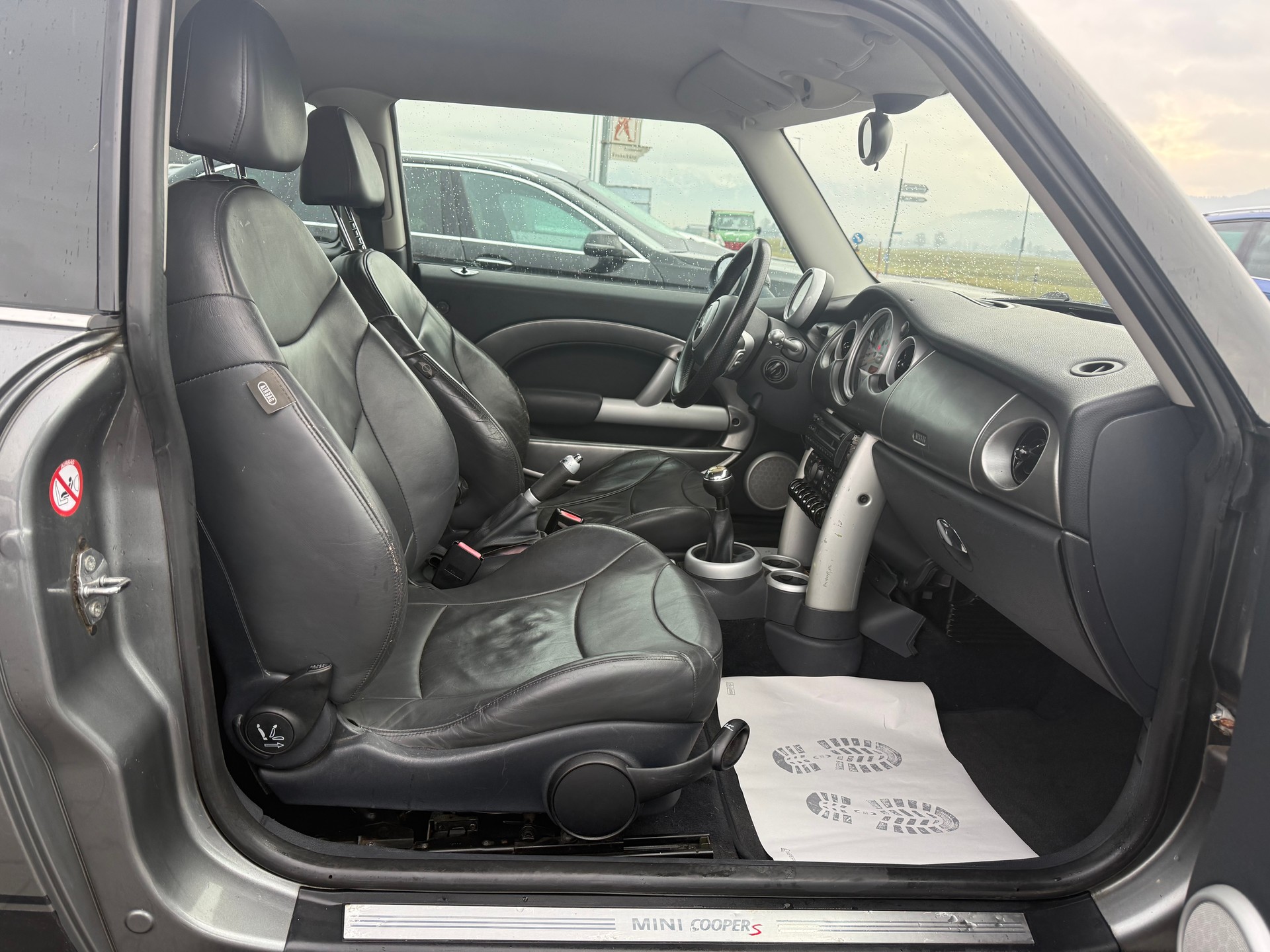 MINI Mini Cooper S-image-10