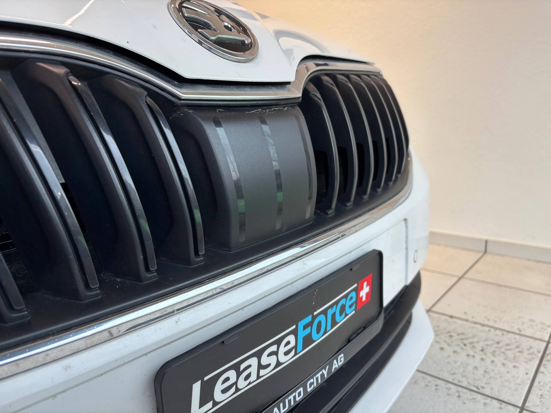 SKODA Octavia Combi 2.0 TDI Ambition DSG-image-5