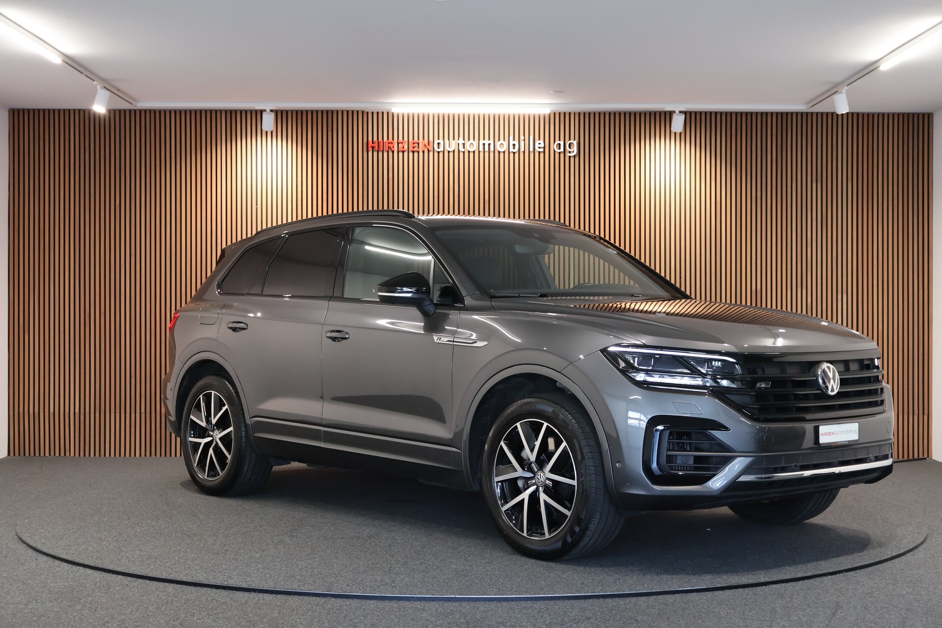 VW Touareg 3.0 TSI R-Line Tiptronic-image-6