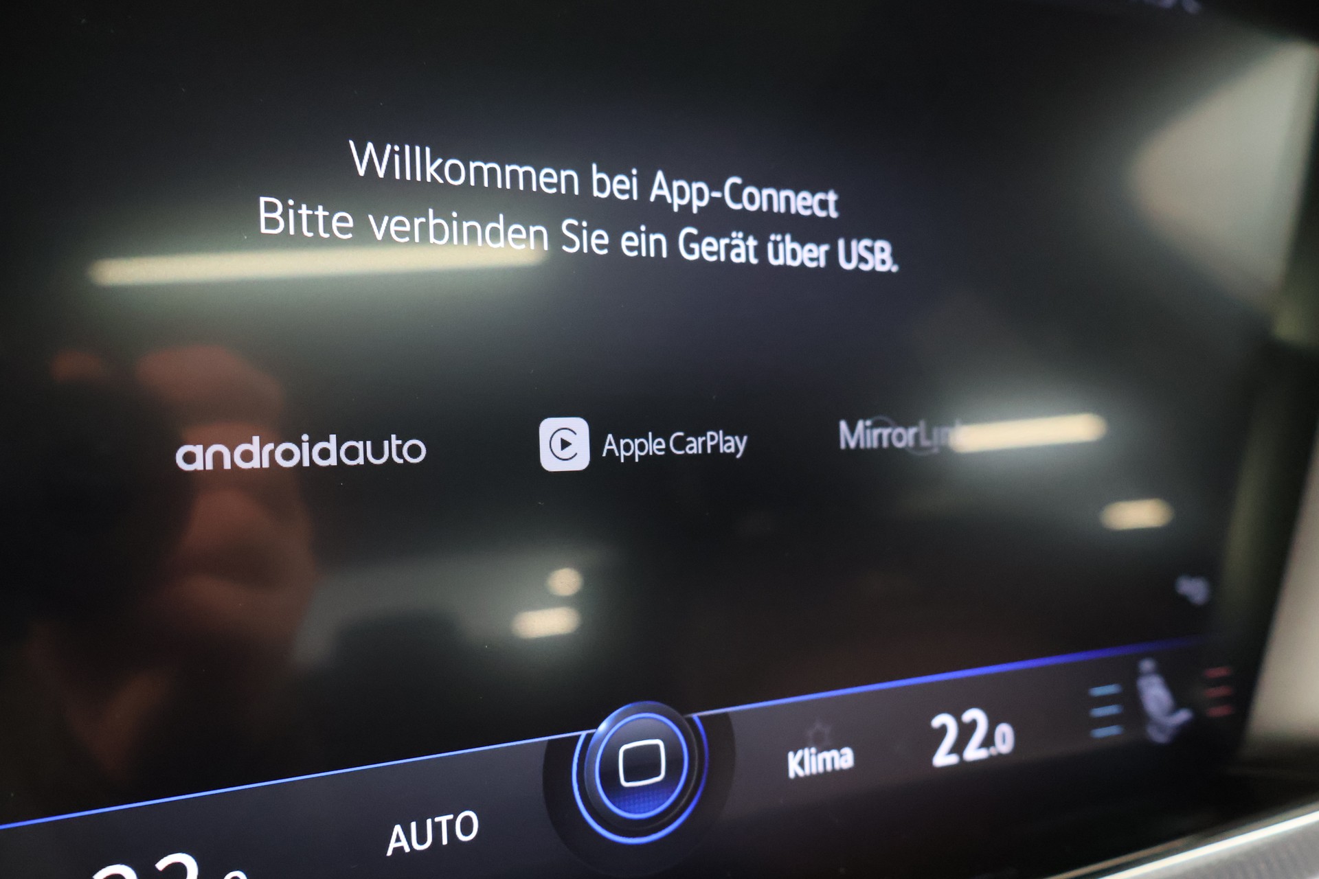 VW Touareg 3.0 TSI R-Line Tiptronic-image-22
