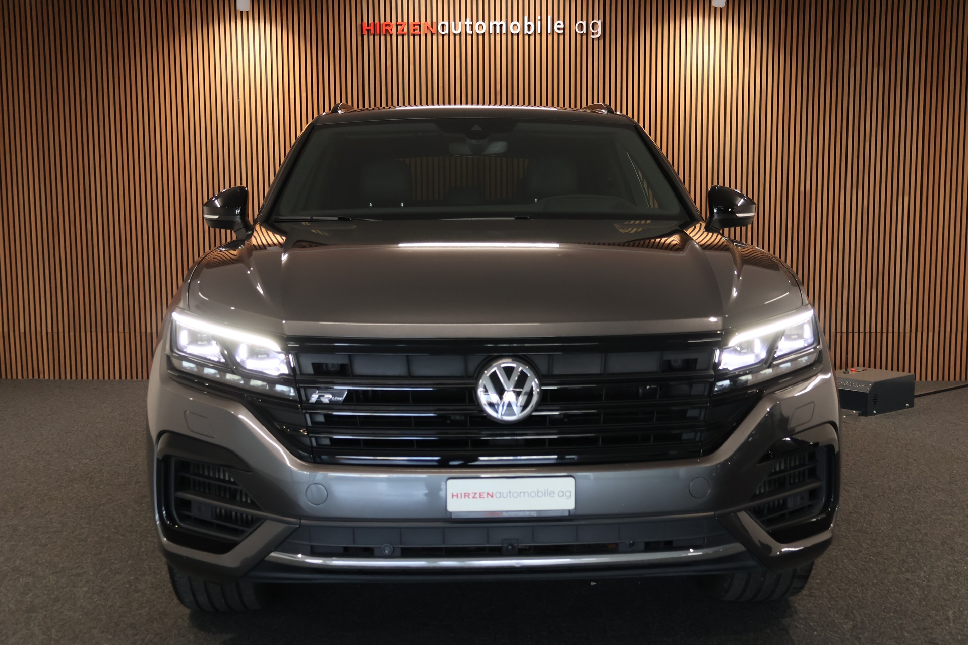 VW Touareg 3.0 TSI R-Line Tiptronic-image-31