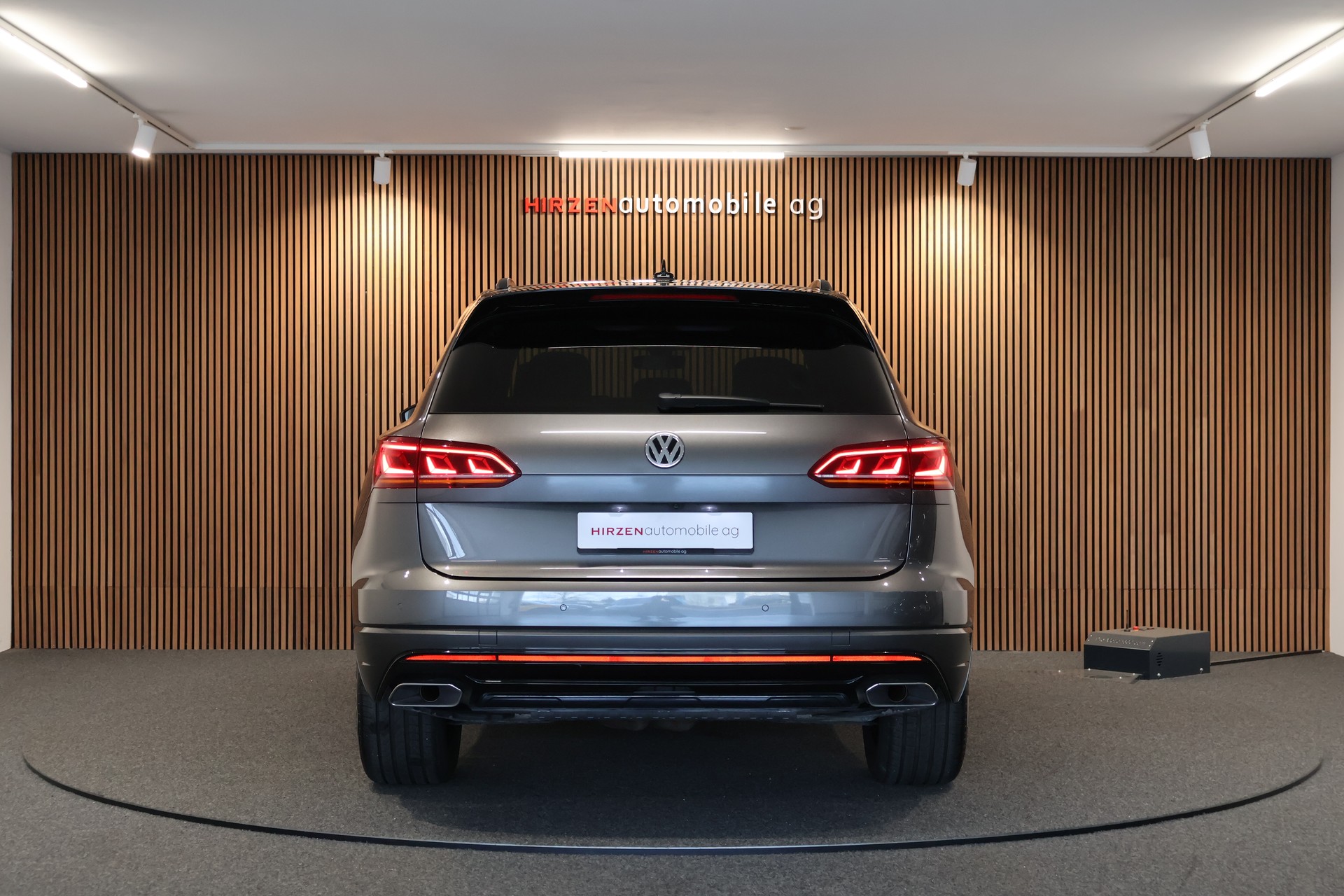 VW Touareg 3.0 TSI R-Line Tiptronic-image-3