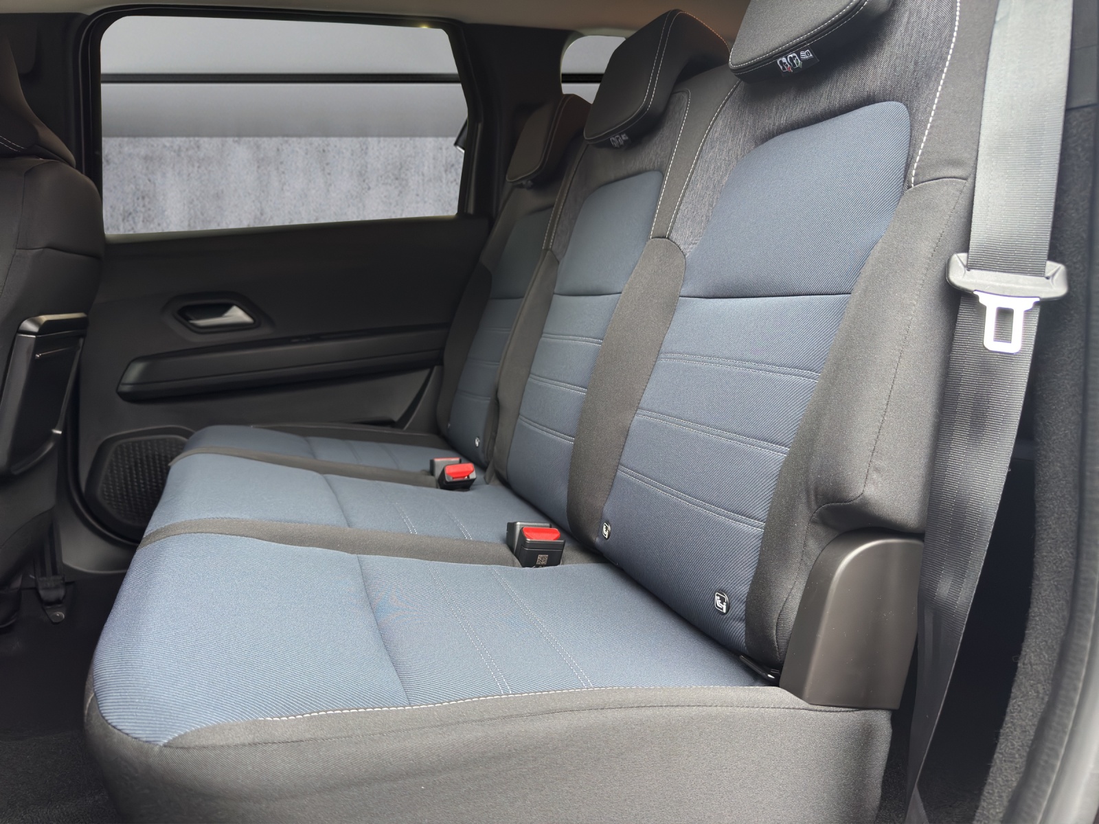 DACIA Jogger HEV 155 Journey-image-10