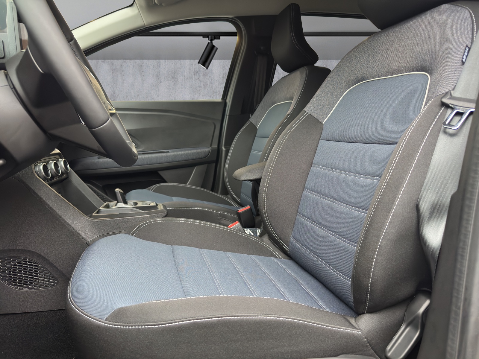DACIA Jogger HEV 155 Journey-image-5