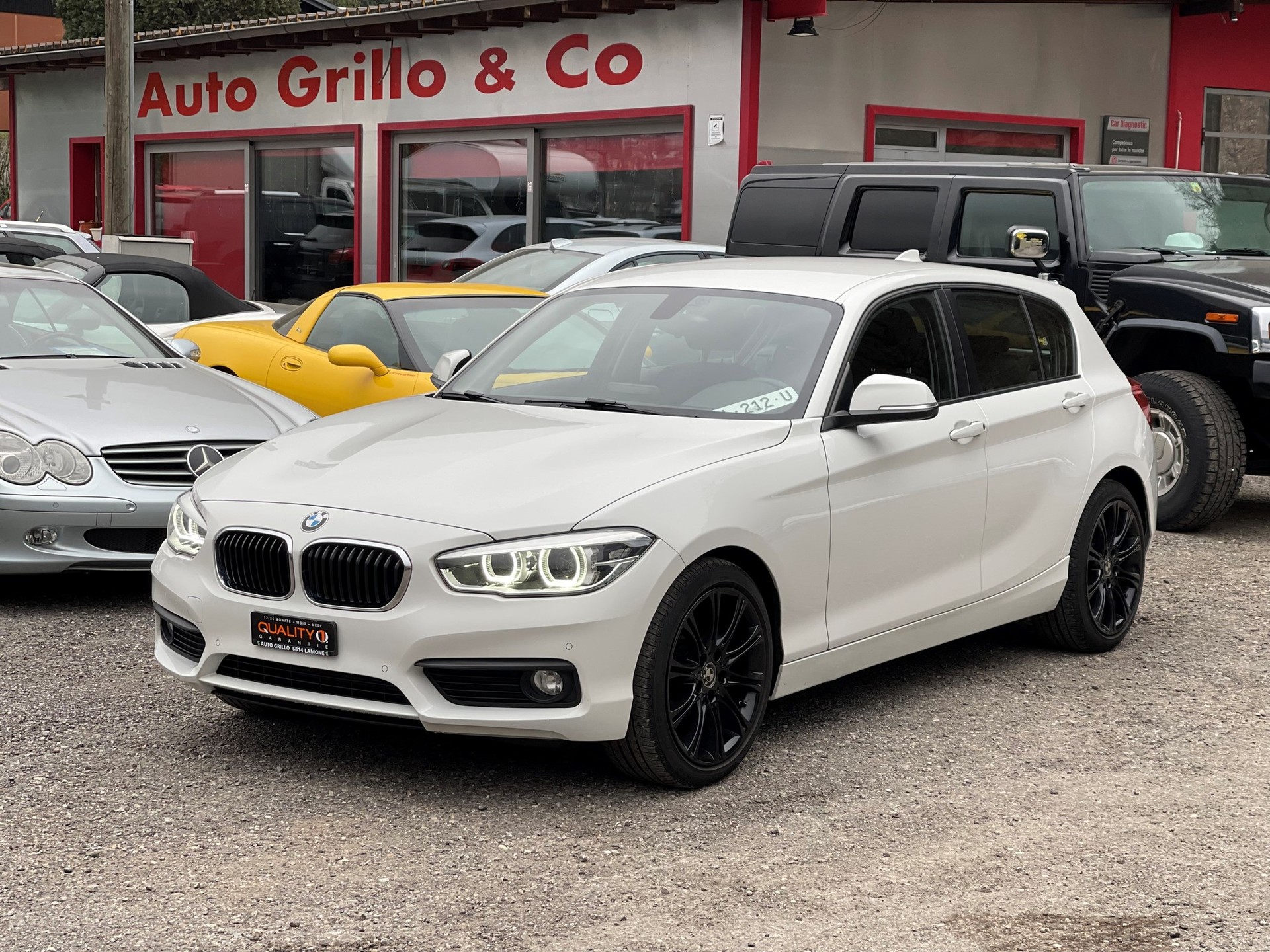 BMW 118i Sport Line-image-0