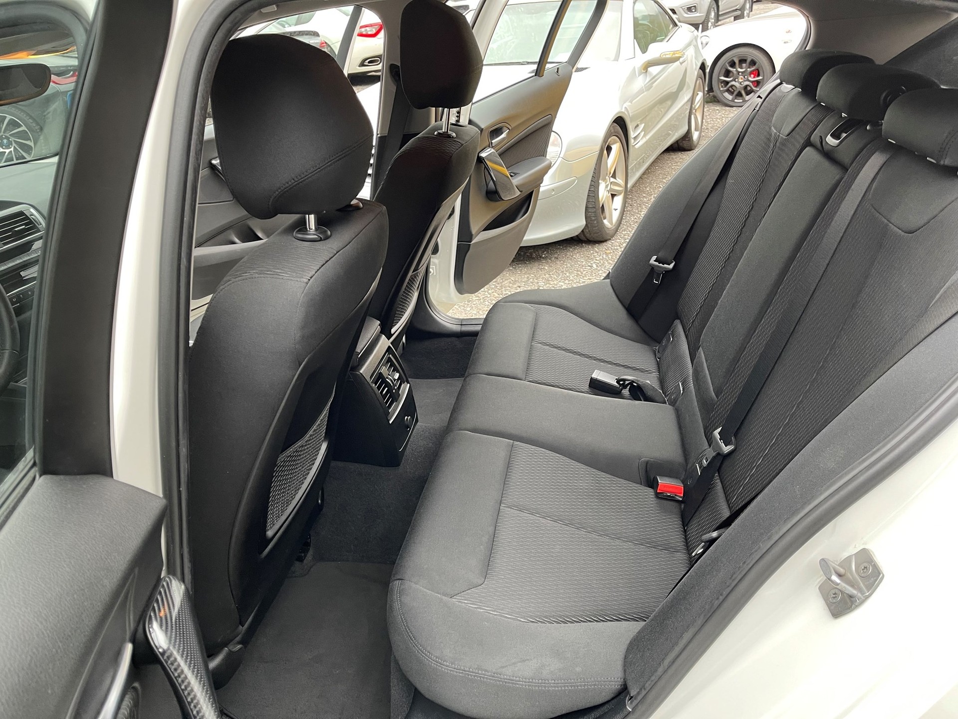 BMW 118i Sport Line-image-10