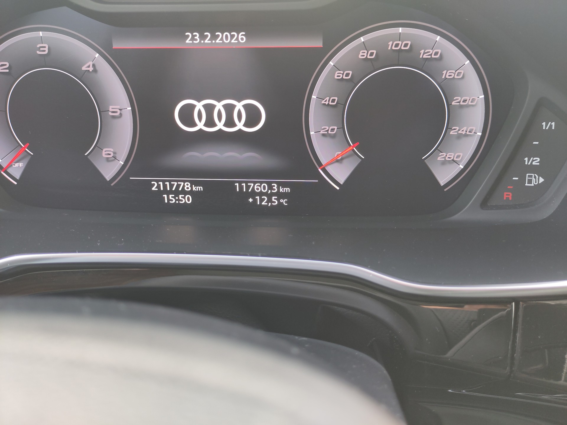 AUDI Q3 40 TDI S line Attraction quattro S-tronic-image-10