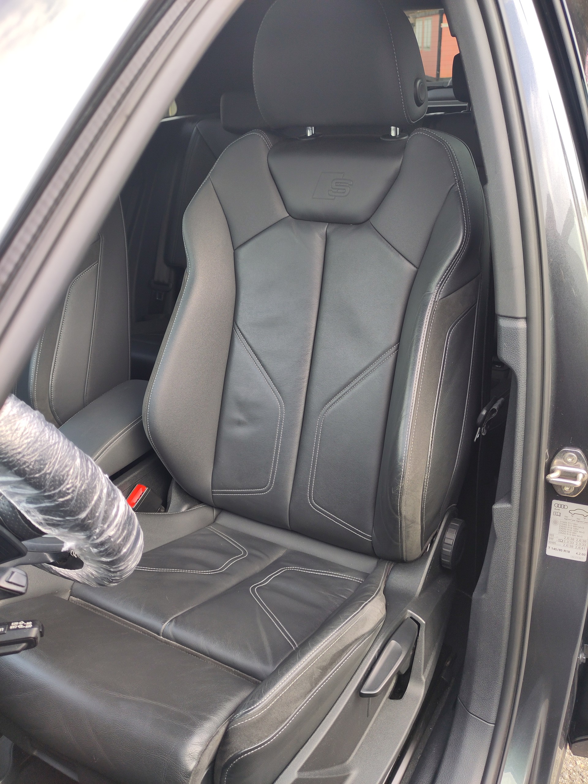 AUDI Q3 40 TDI S line Attraction quattro S-tronic-image-5