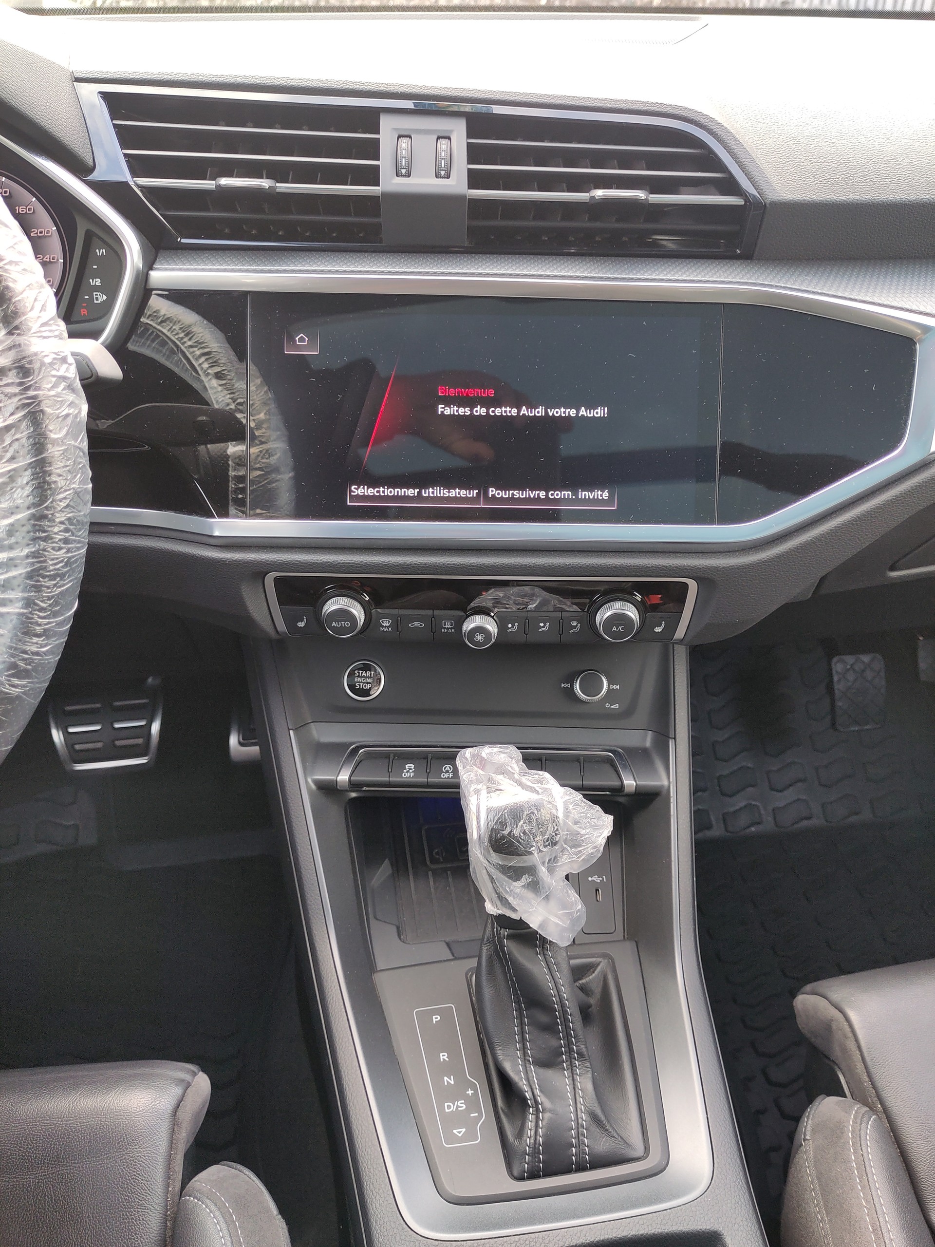 AUDI Q3 40 TDI S line Attraction quattro S-tronic-image-11