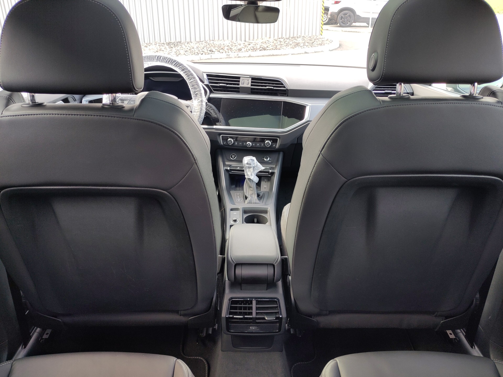 AUDI Q3 40 TDI S line Attraction quattro S-tronic-image-13