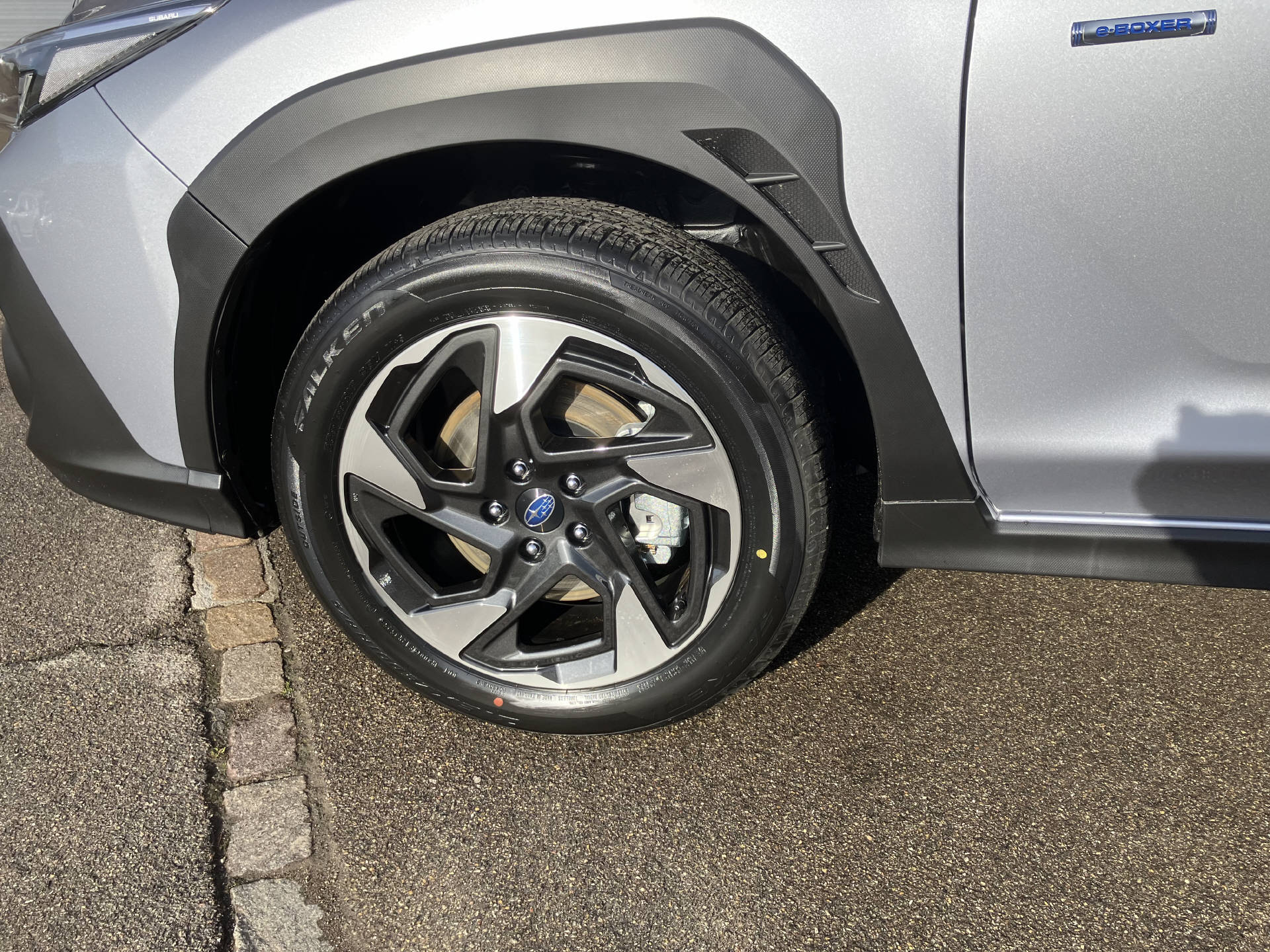 SUBARU Crosstrek 2.0i e-Boxer Swiss Plus-image-4