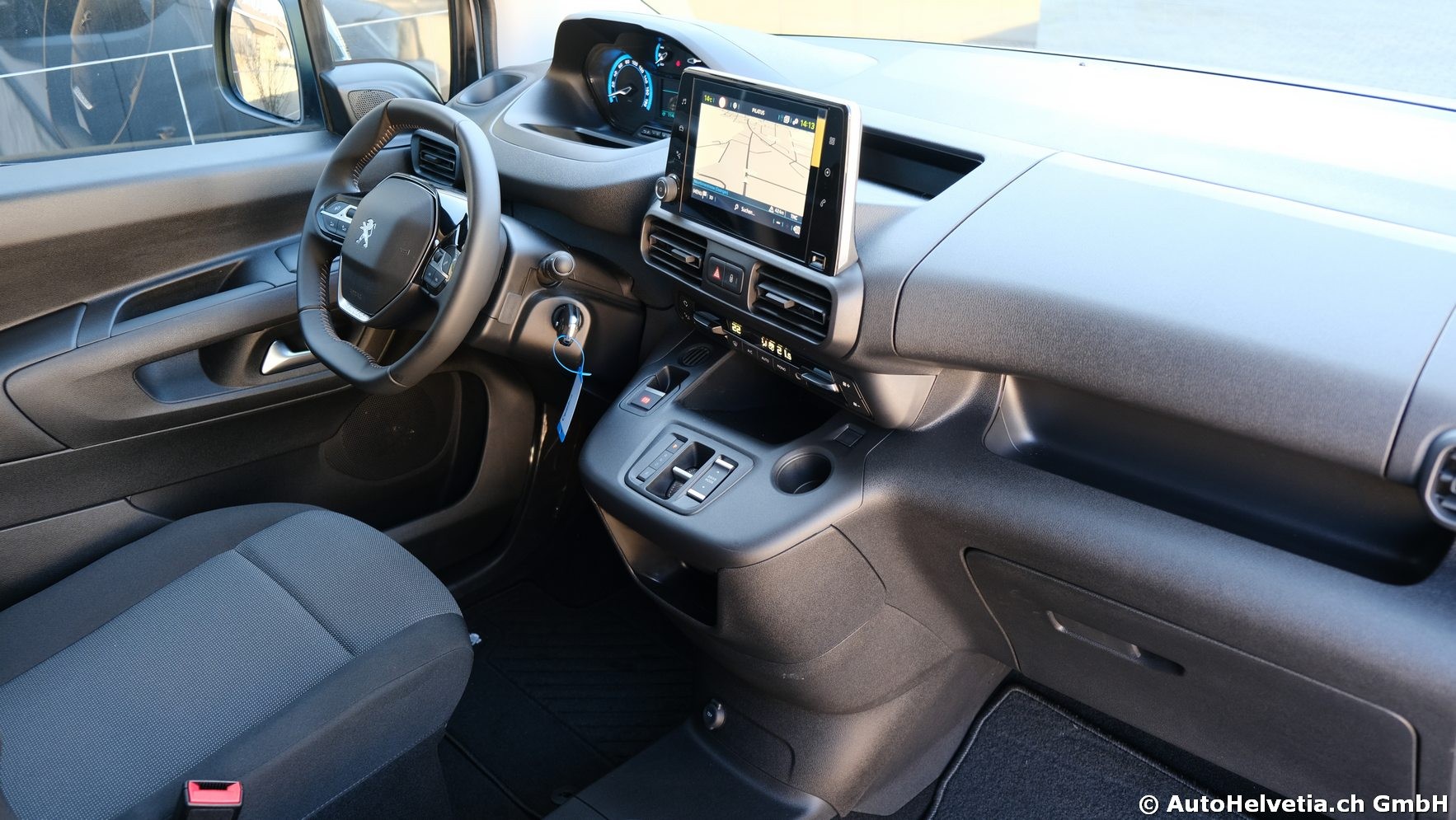 PEUGEOT e-Partner Long 50kWh-image-13