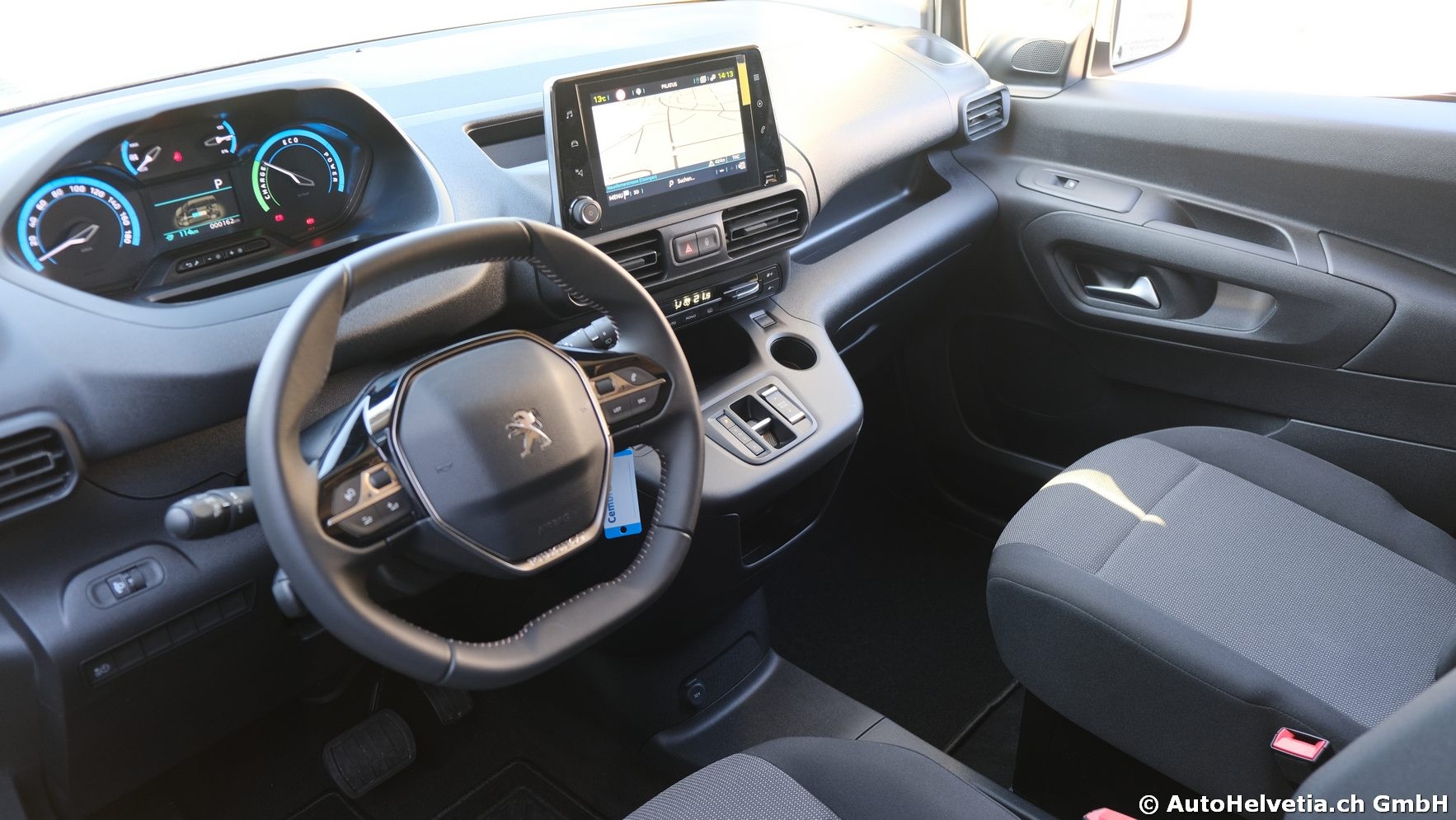 PEUGEOT e-Partner Long 50kWh-image-10