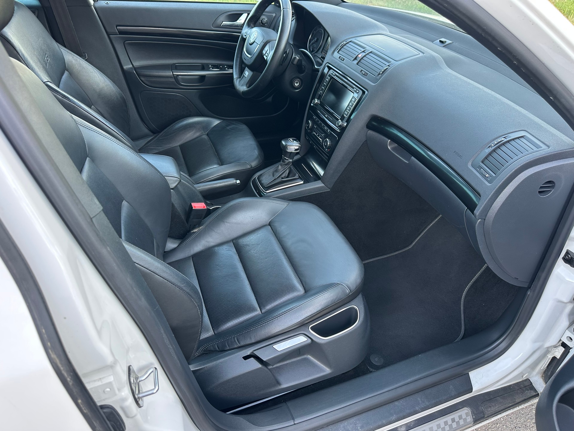 SKODA Octavia Combi 2.0 TSI RS mit neuen Steuerkette!!!-image-9