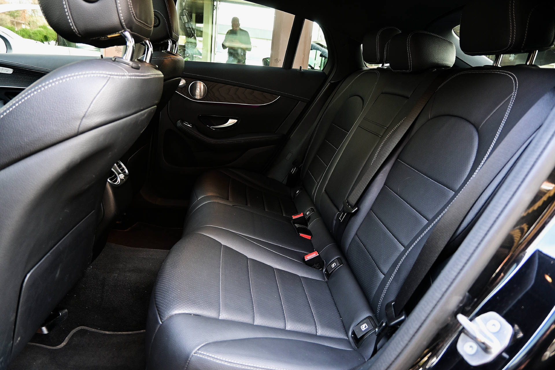MERCEDES-BENZ GLC 300 d 4m Coupé AMG Line *AHK*LED*HUD*-image-17