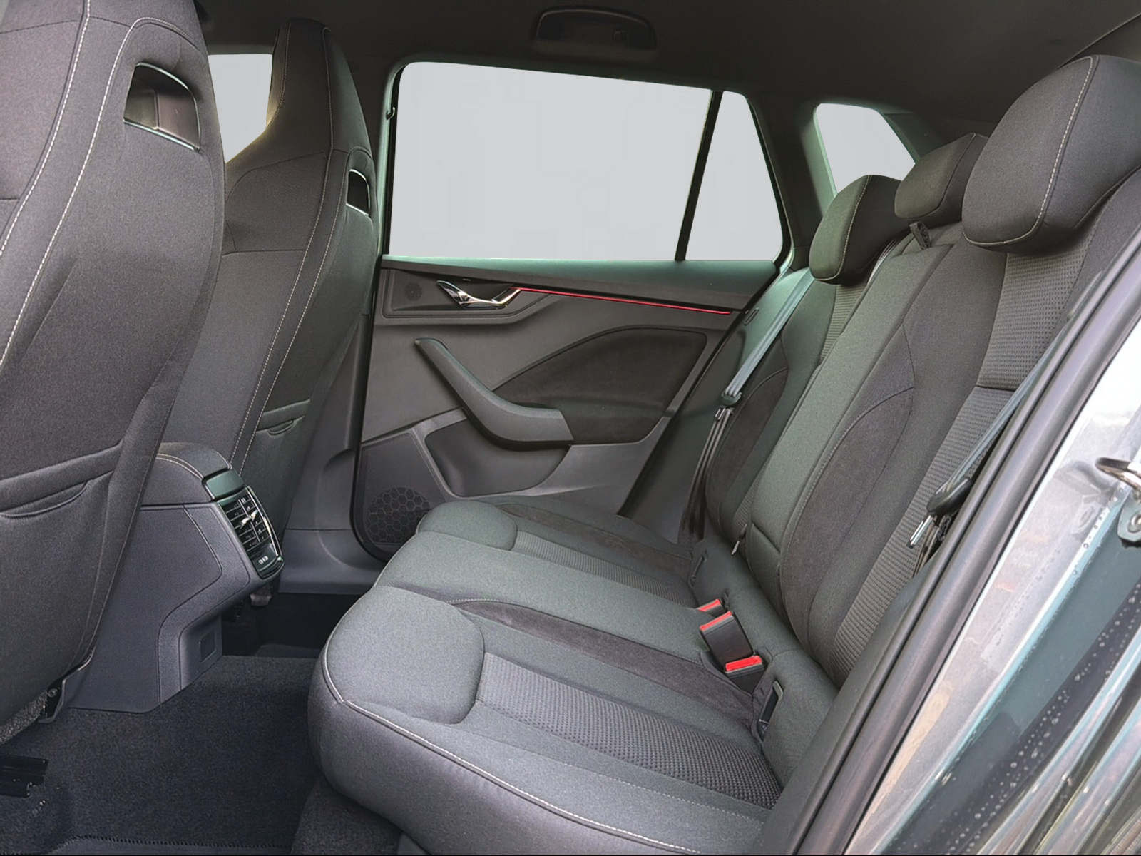 SKODA Kamiq 1.0 TSI Dynamic DSG-image-9